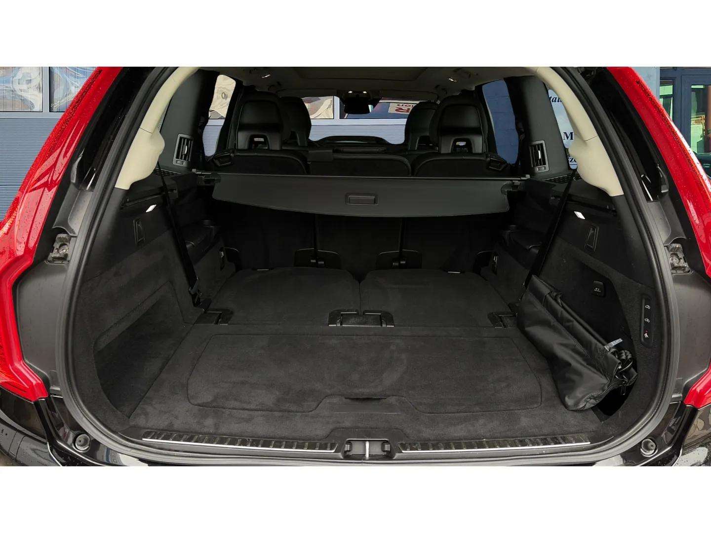 VOLVO XC90 B6 Benzin Mild Hybrid AWD Inscription Geartronic mit AHK + Panoramadach mit Werksgarantie & Gratisservice-image-17