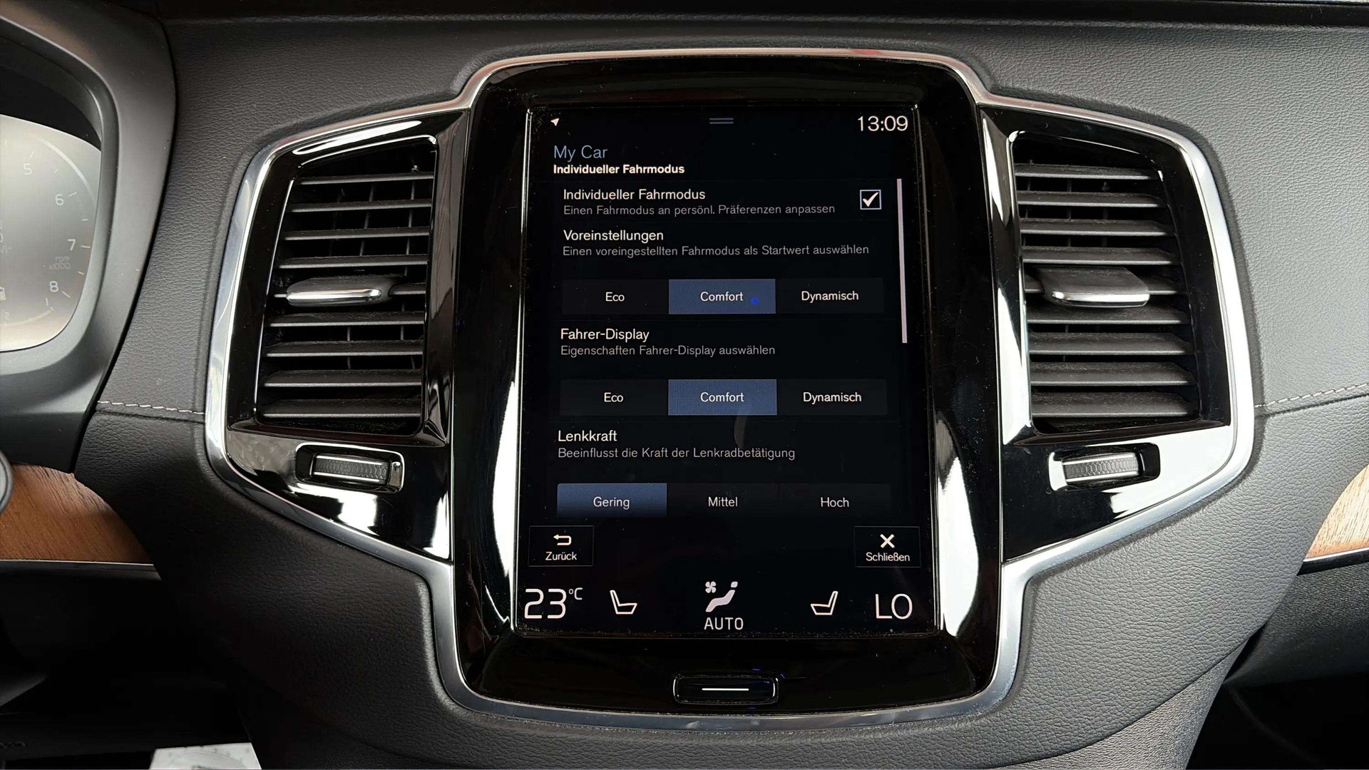 VOLVO XC90 B6 Benzin Mild Hybrid AWD Inscription Geartronic mit AHK + Panoramadach mit Werksgarantie & Gratisservice-image-20