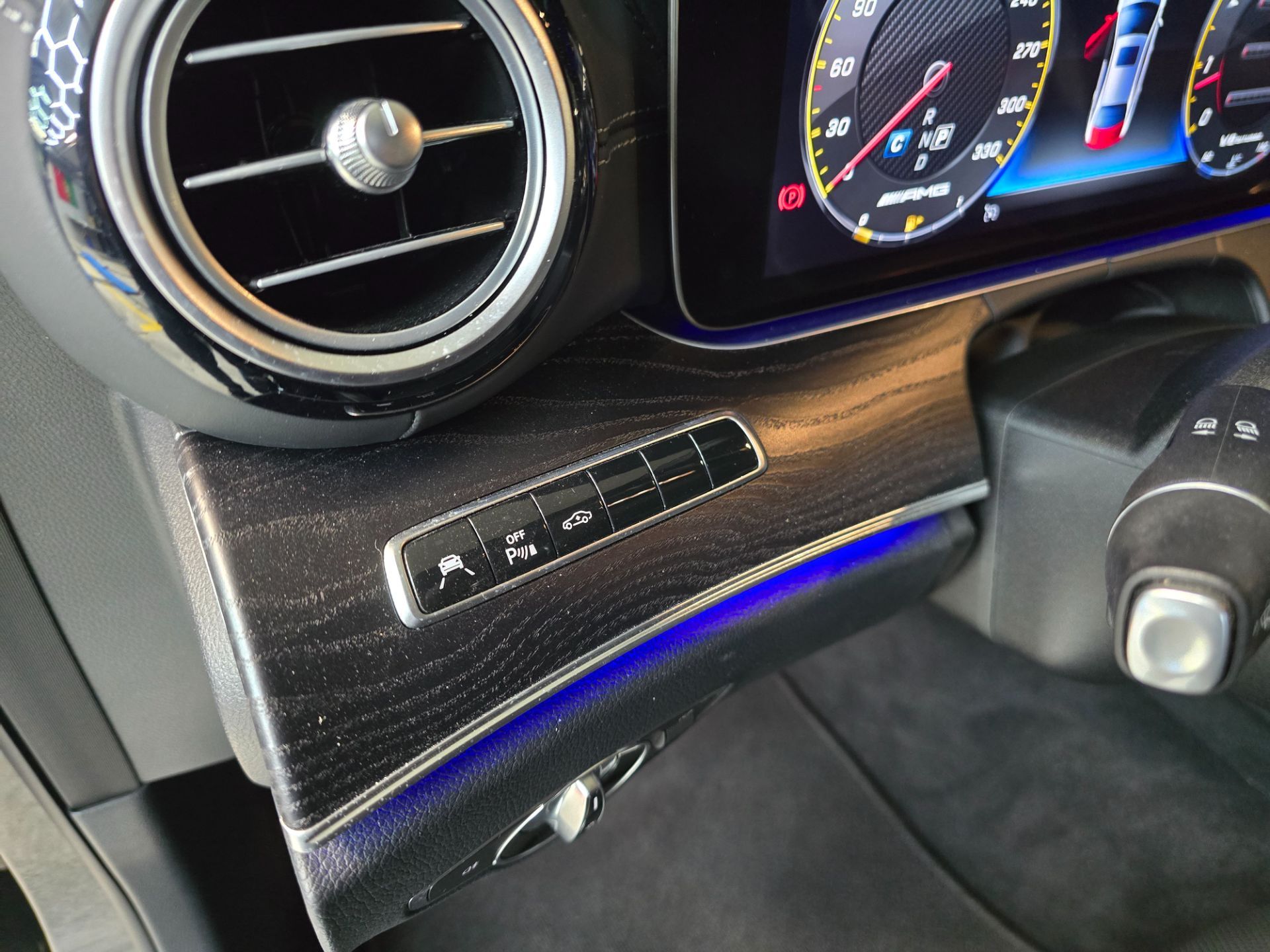 MERCEDES-BENZ E 63 AMG S 4Matic Speedshift MCT-image-18