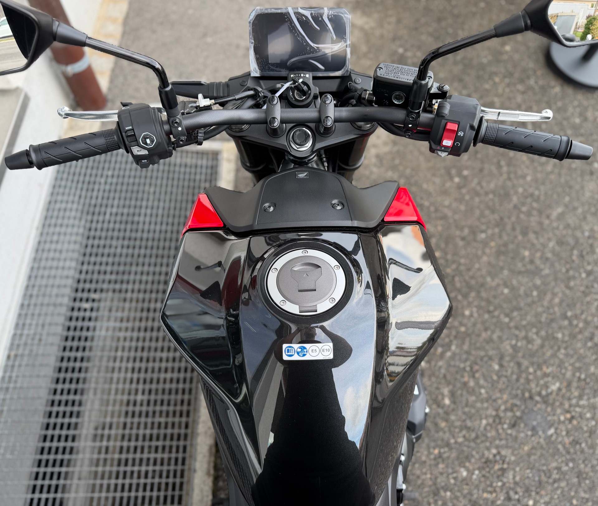 HONDA CB 750 Hornet E-Clutch 2027-image-8