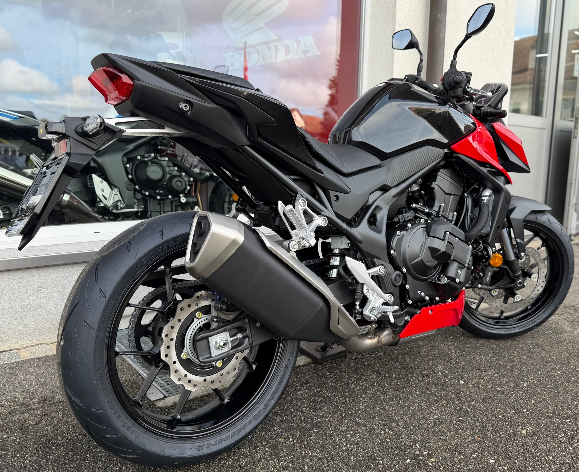 HONDA CB 750 Hornet E-Clutch 2027-image-3