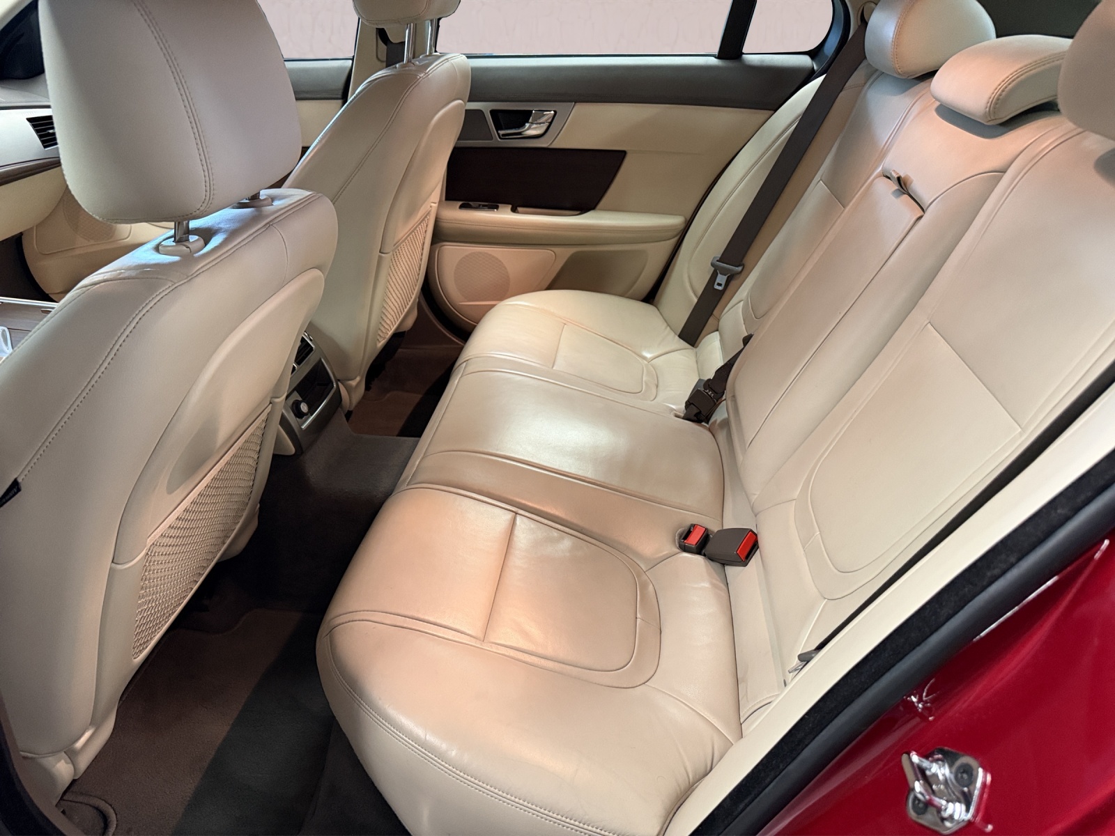 JAGUAR XF 3.0 V6 S/C Premium Luxury 4x4-image-16