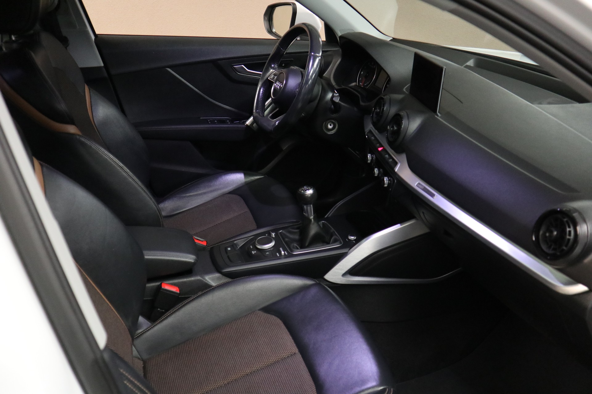 AUDI Q2 1.4 TFSI Design-image-7