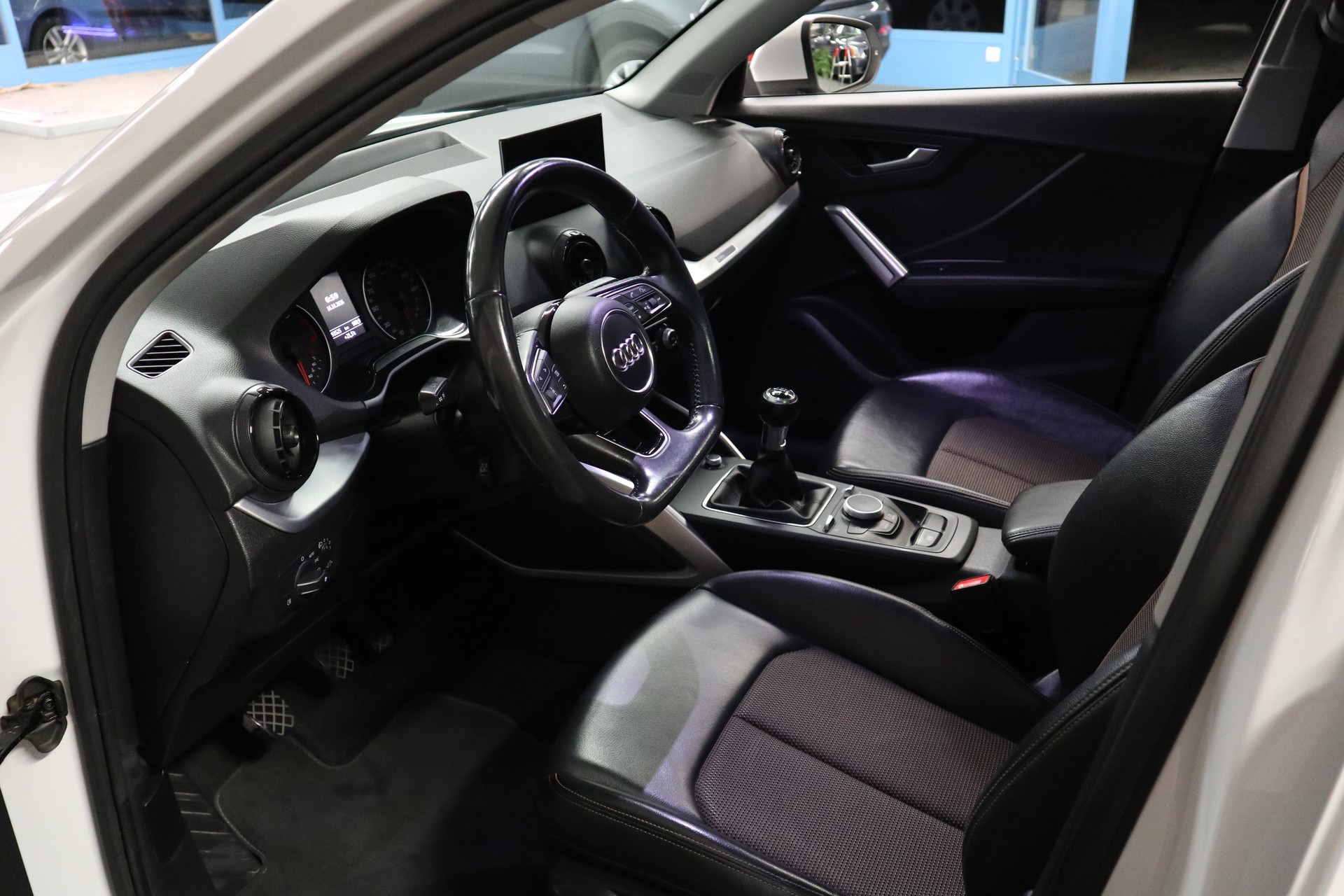 AUDI Q2 1.4 TFSI Design-image-10