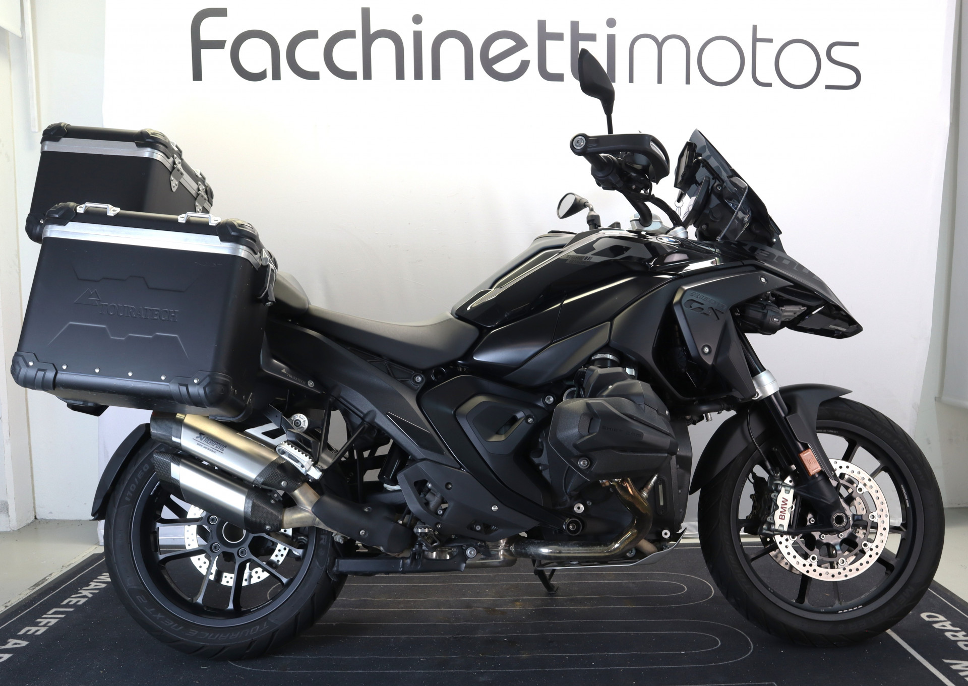 BMW R 1300 GS Triple Black-image-0