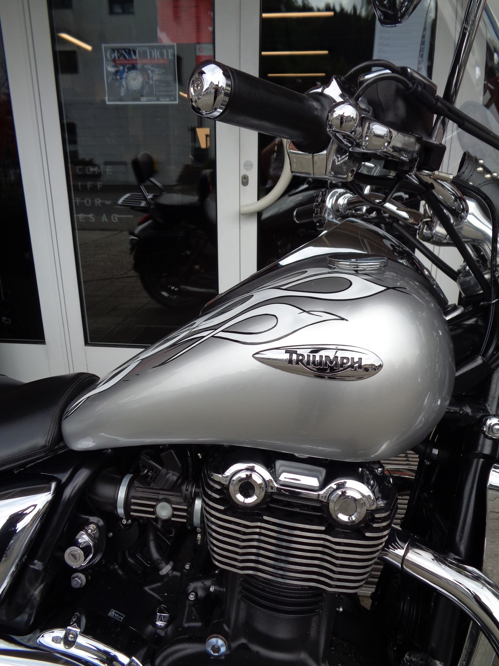 TRIUMPH Thunderbird 1700 ABS mit Speichenrädern-image-9