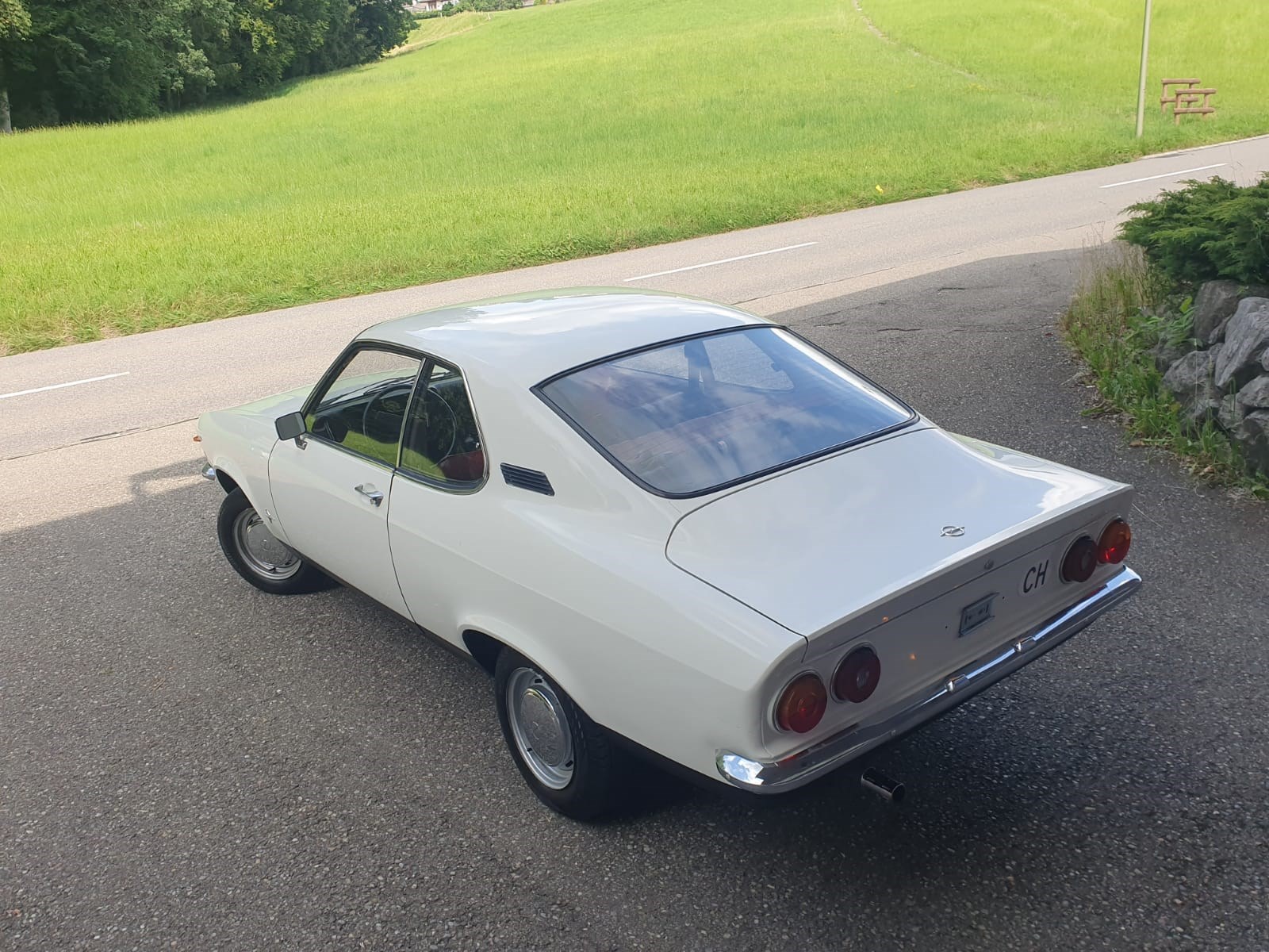 OPEL MANTA-image-5