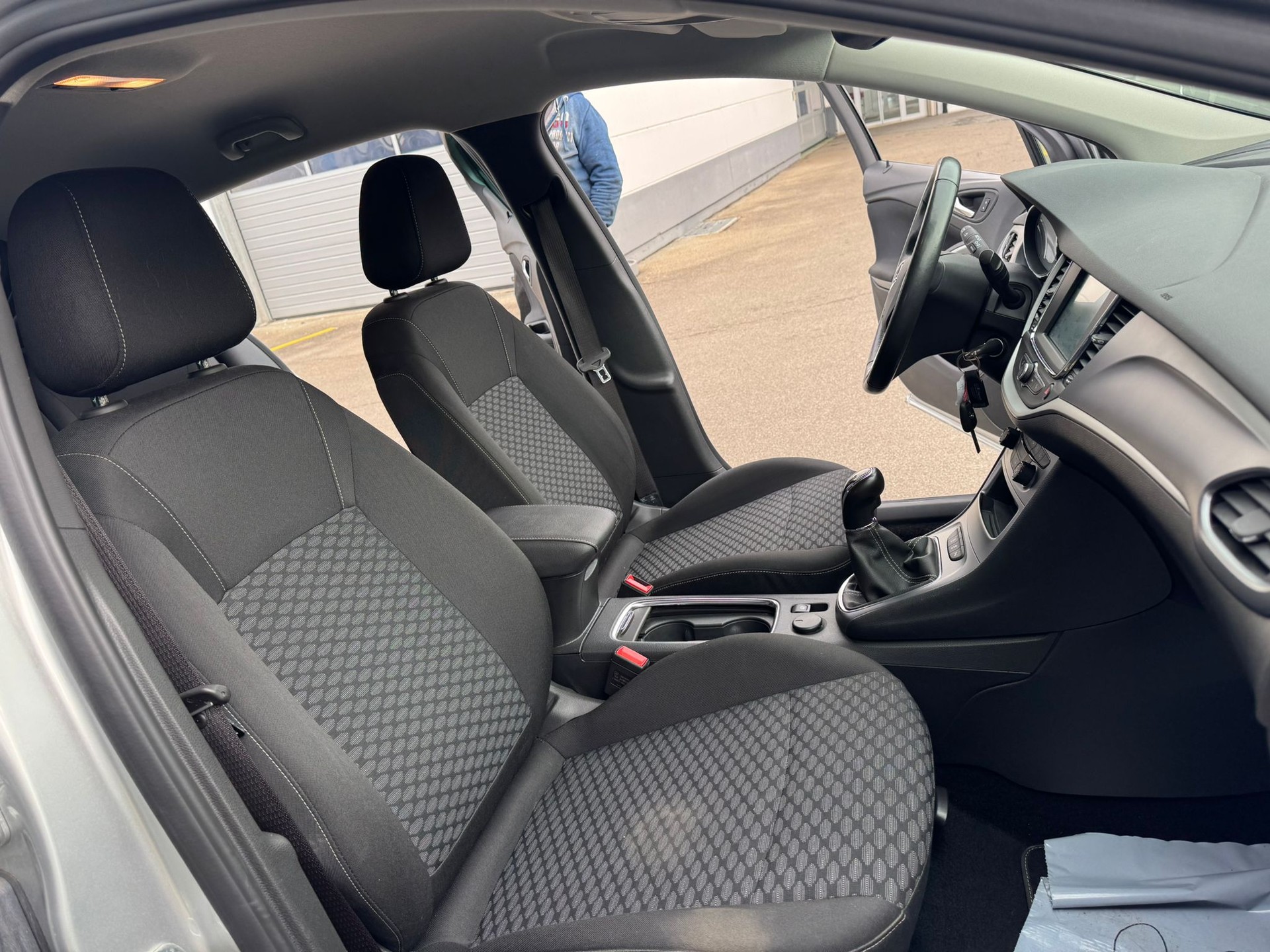 OPEL Astra 1.2i Turbo Edition-image-13