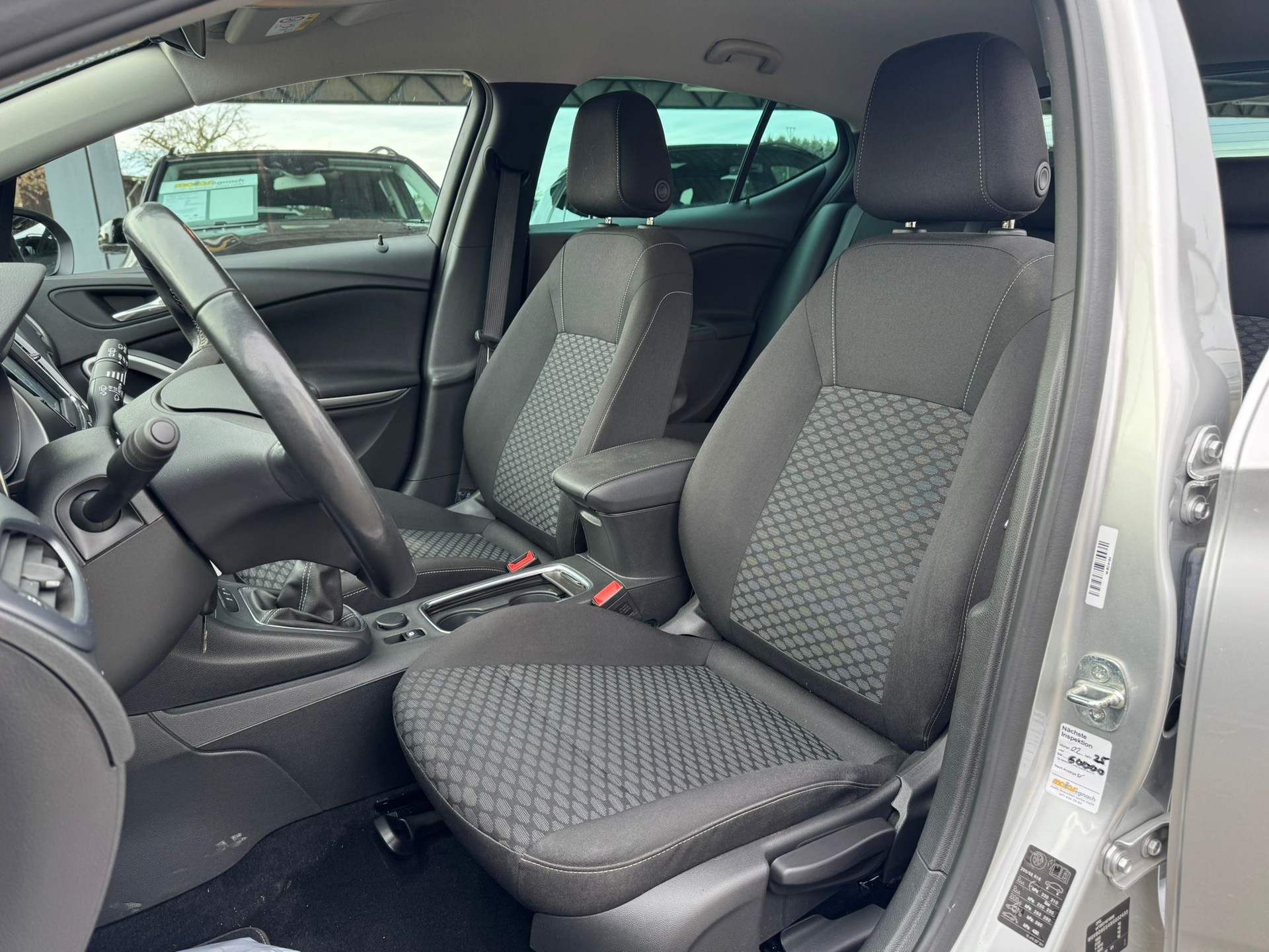 OPEL Astra 1.2i Turbo Edition-image-12