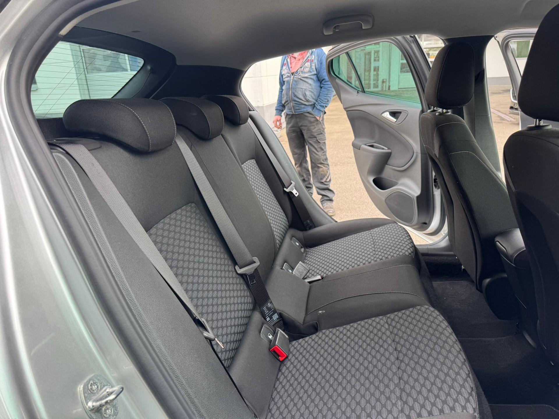 OPEL Astra 1.2i Turbo Edition-image-15