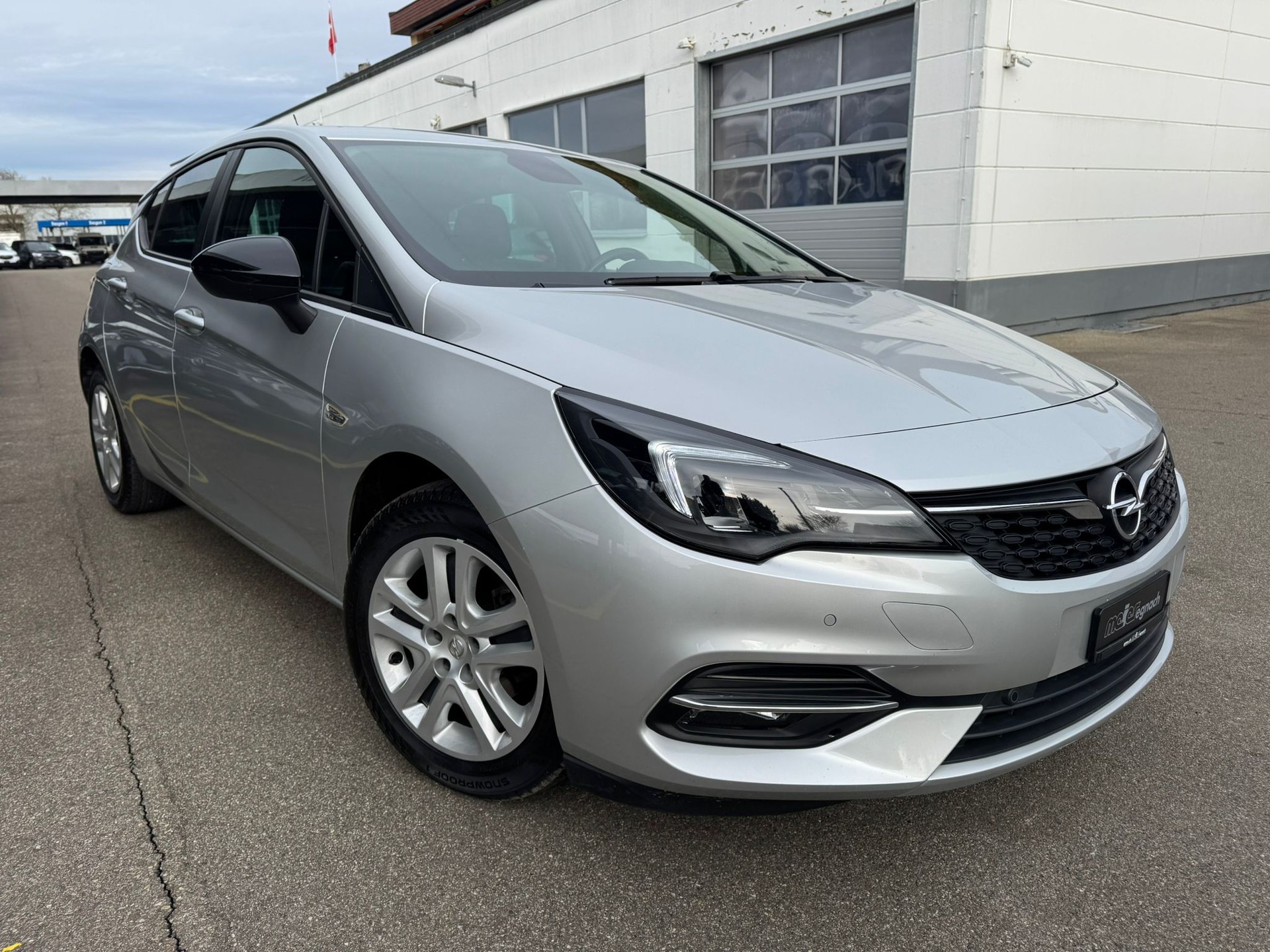 OPEL Astra 1.2i Turbo Edition-image-2