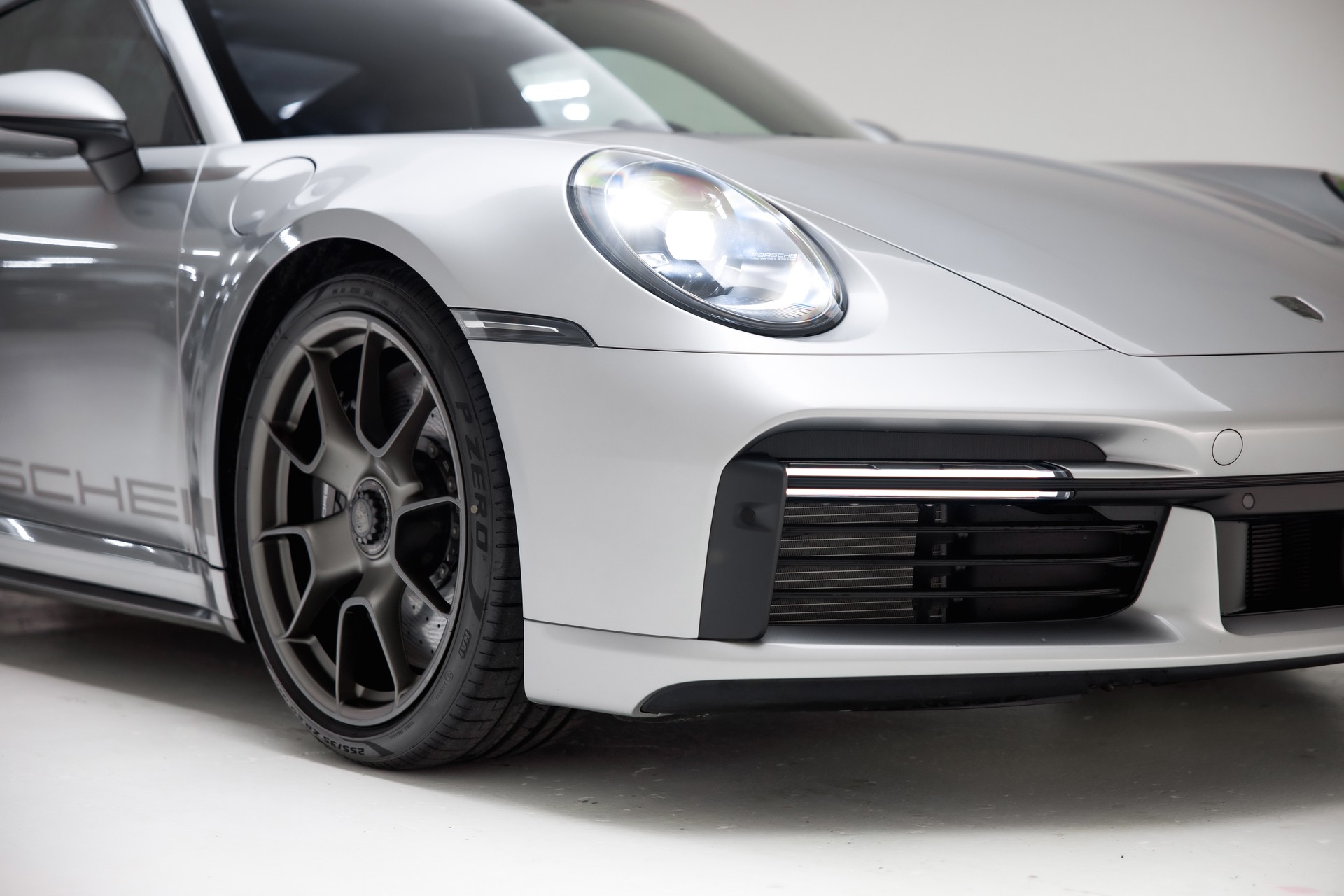 PORSCHE 911 Turbo 50 Jahre-image-17