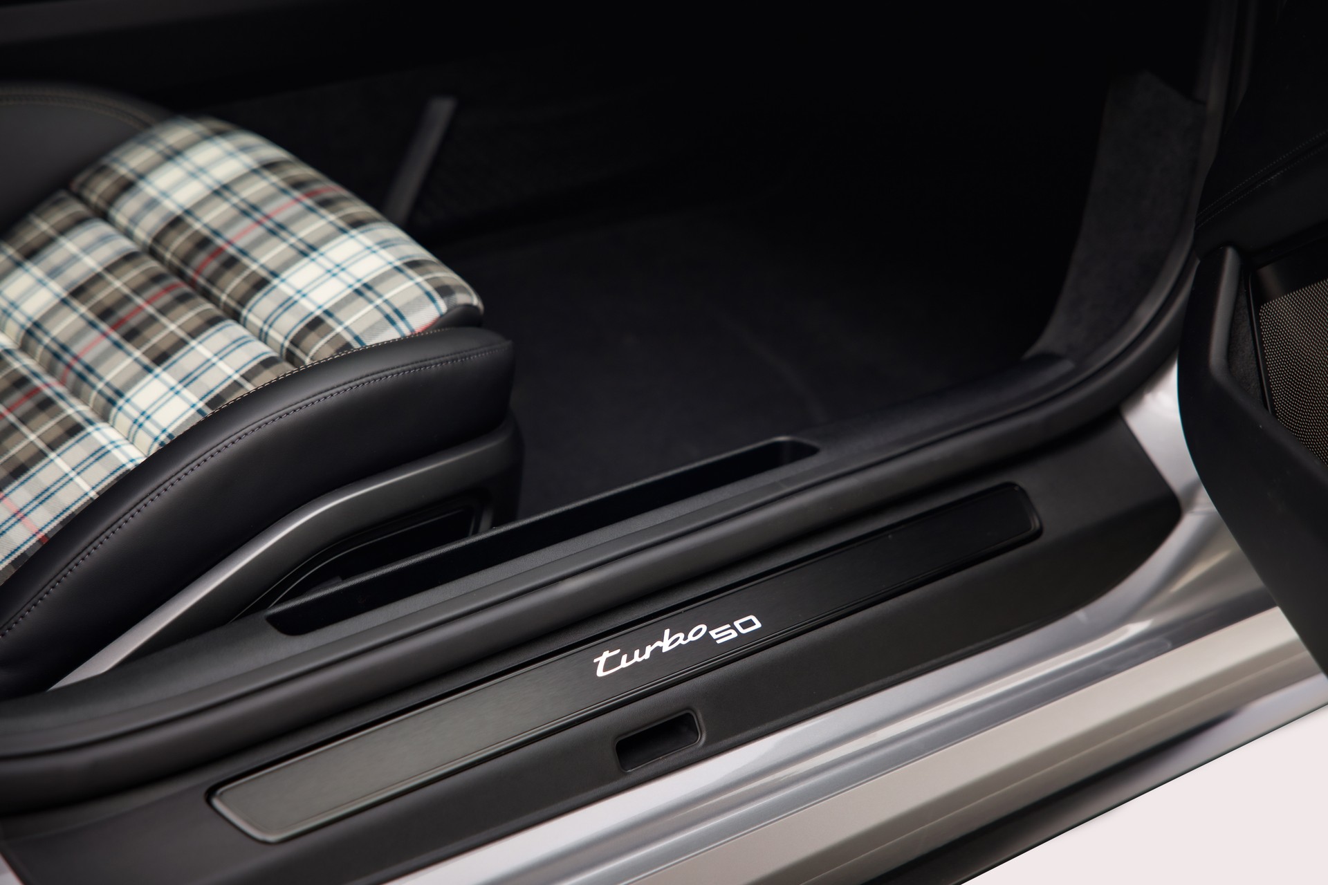 PORSCHE 911 Turbo 50 Jahre-image-27