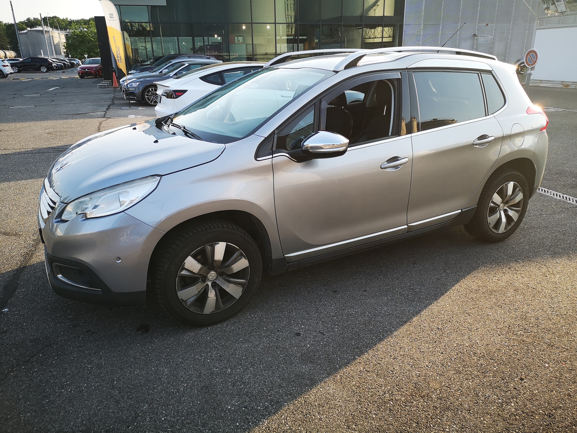 PEUGEOT 2008 1.2 VTI Active ETG5-image-1