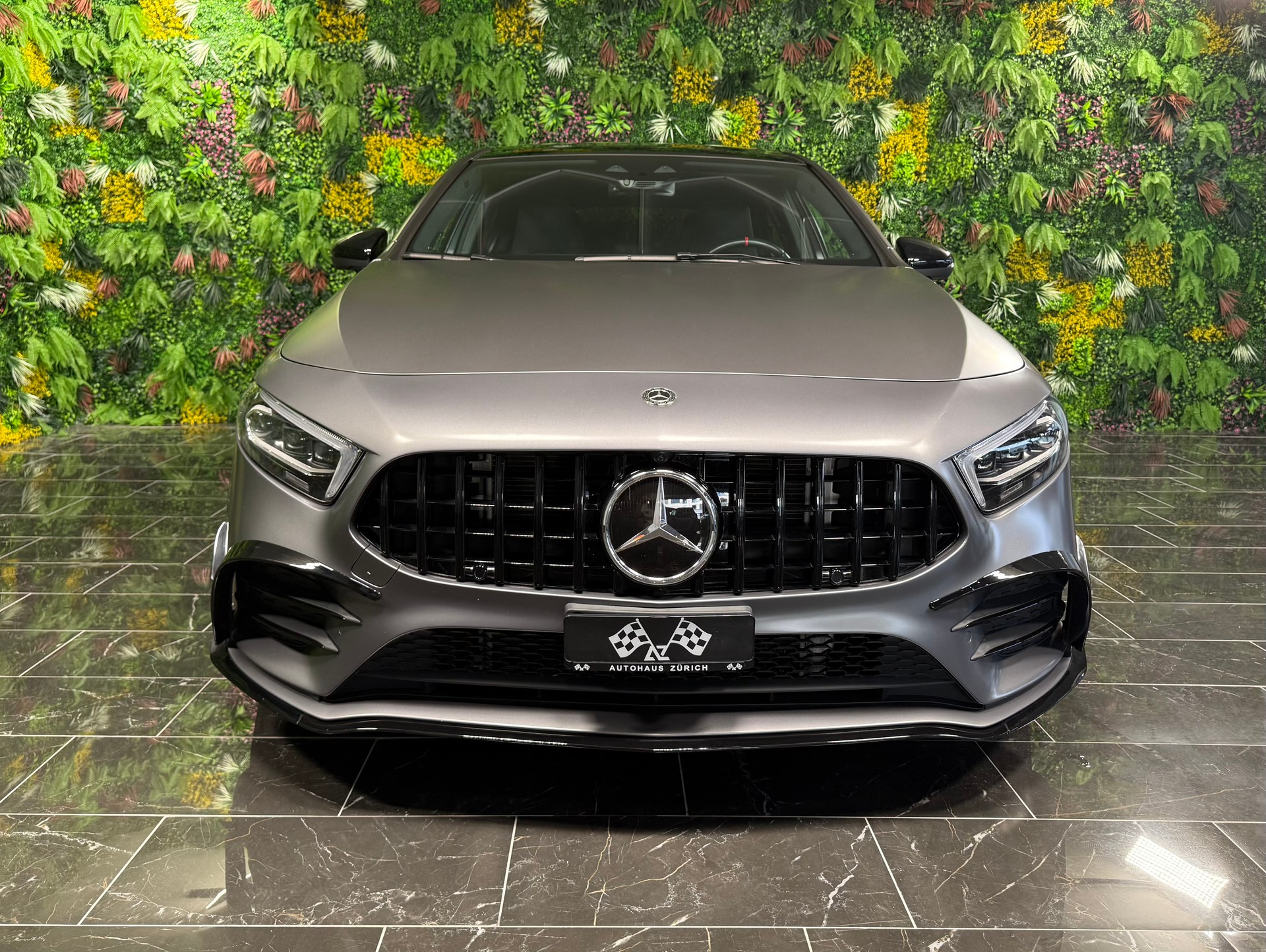 MERCEDES-BENZ A 35 AMG 4Matic Speedshift-image-3