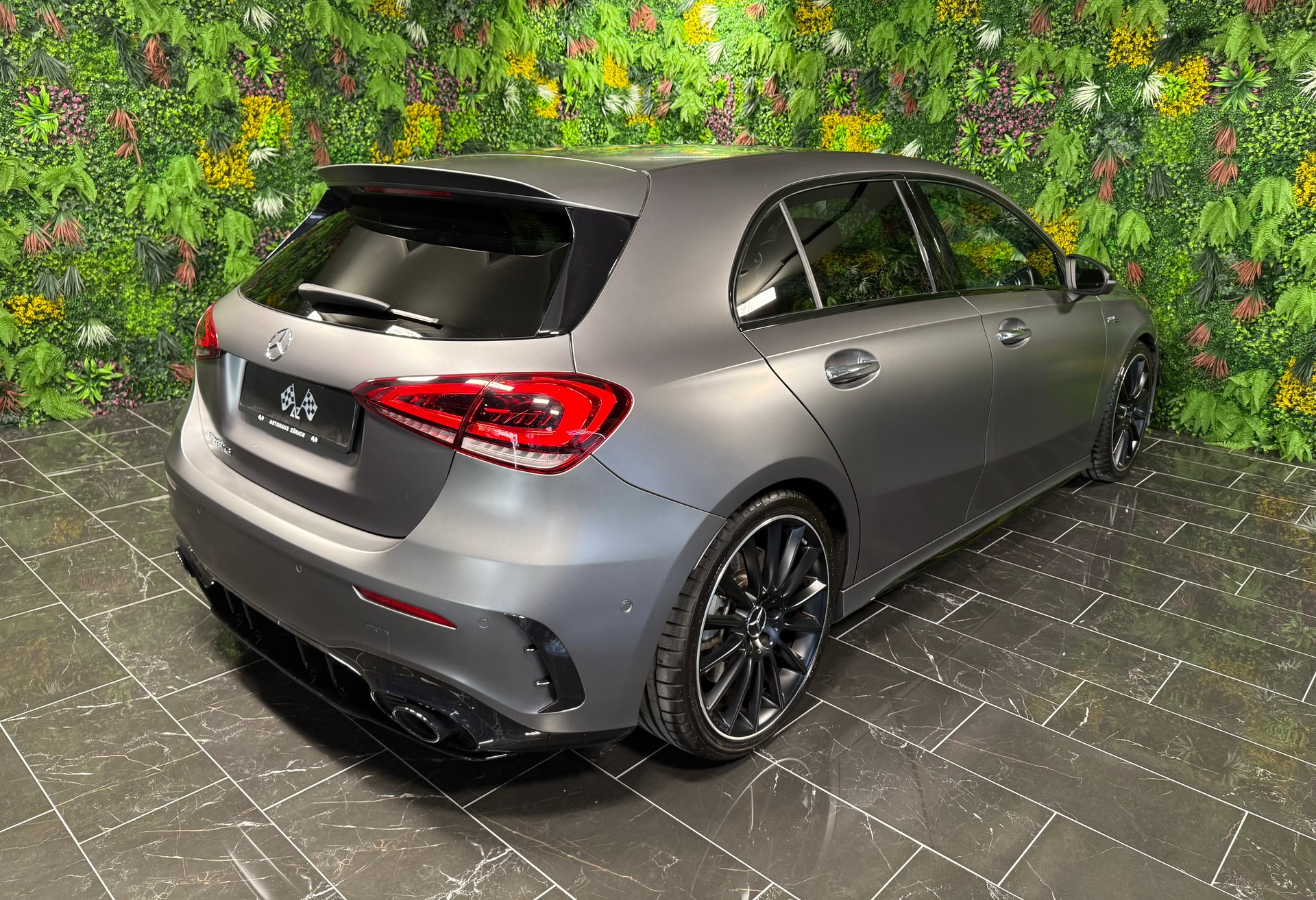 MERCEDES-BENZ A 35 AMG 4Matic Speedshift-image-6