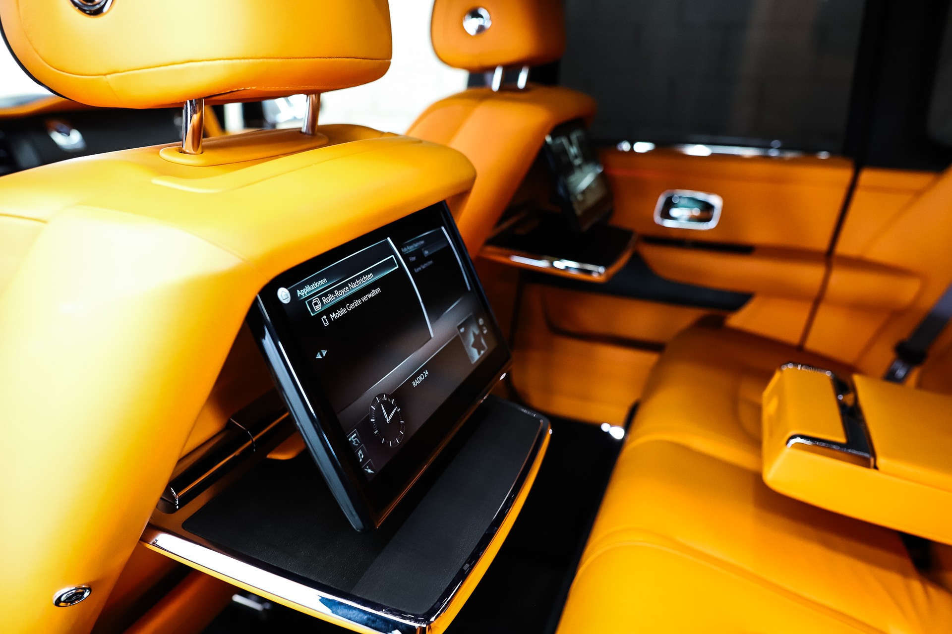 ROLLS-ROYCE Cullinan 6.7 V12 *Mandarin Interior*-image-12