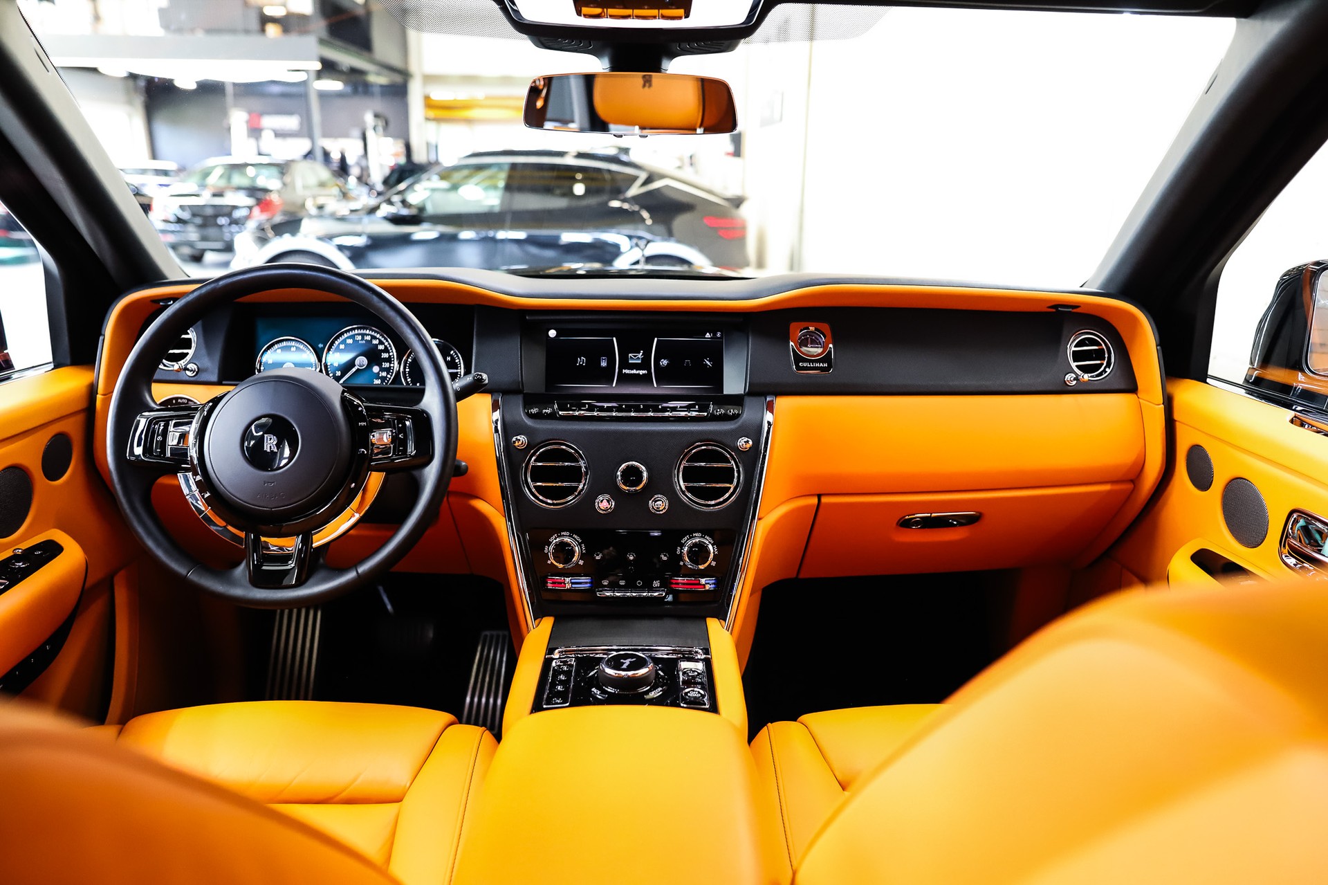 ROLLS-ROYCE Cullinan 6.7 V12 *Mandarin Interior*-image-17
