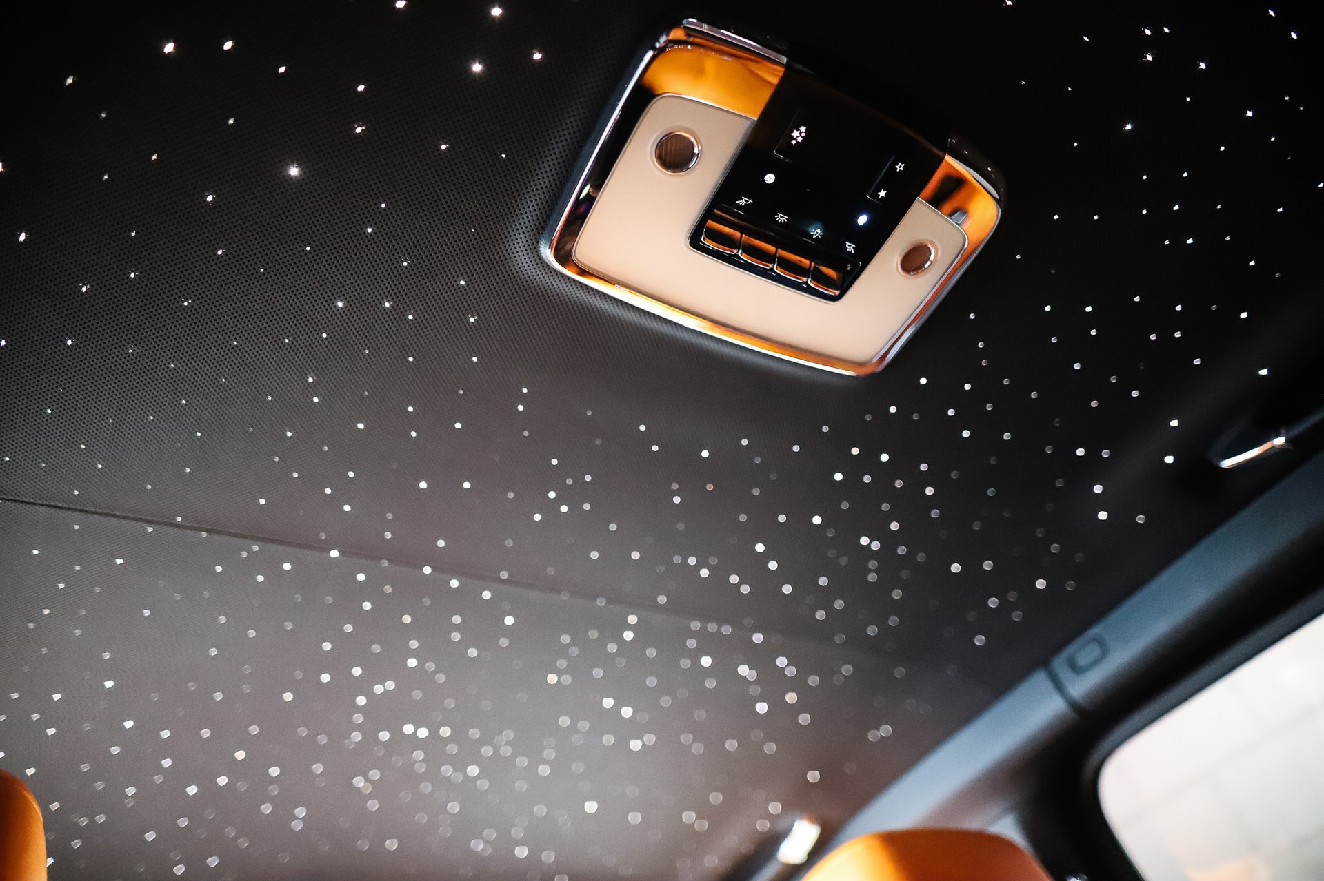 ROLLS-ROYCE Cullinan 6.7 V12 *Mandarin Interior*-image-19