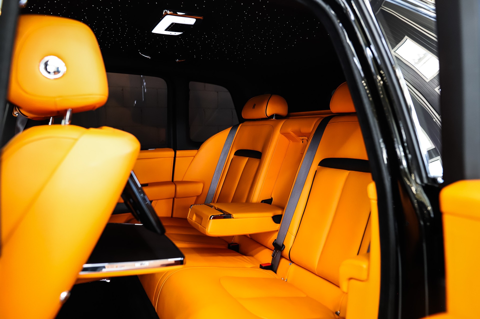 ROLLS-ROYCE Cullinan 6.7 V12 *Mandarin Interior*-image-16
