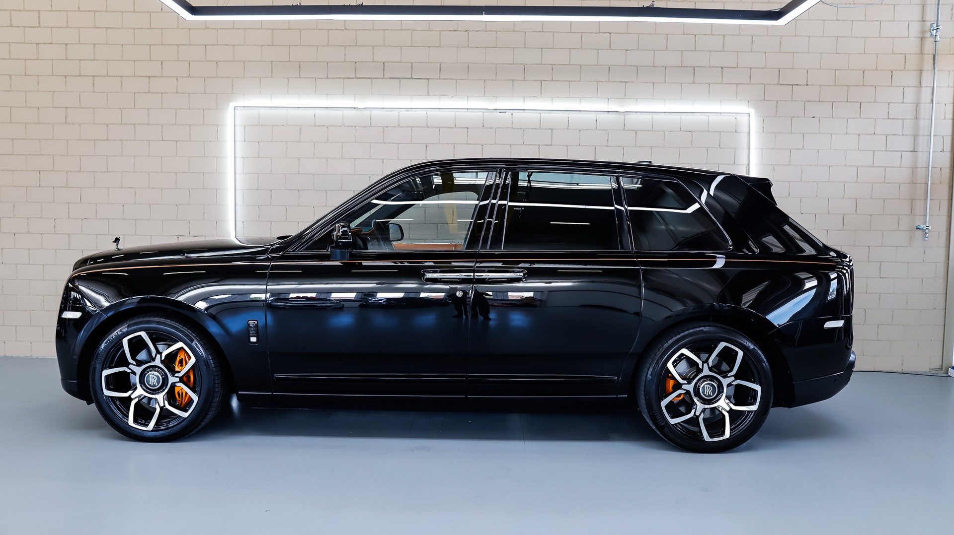ROLLS-ROYCE Cullinan 6.7 V12 *Mandarin Interior*-image-4
