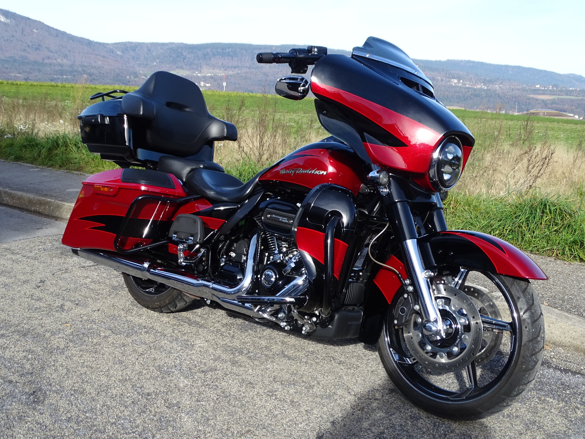 HARLEY-DAVIDSON FLHXSE Street Glide ABS CVO 114