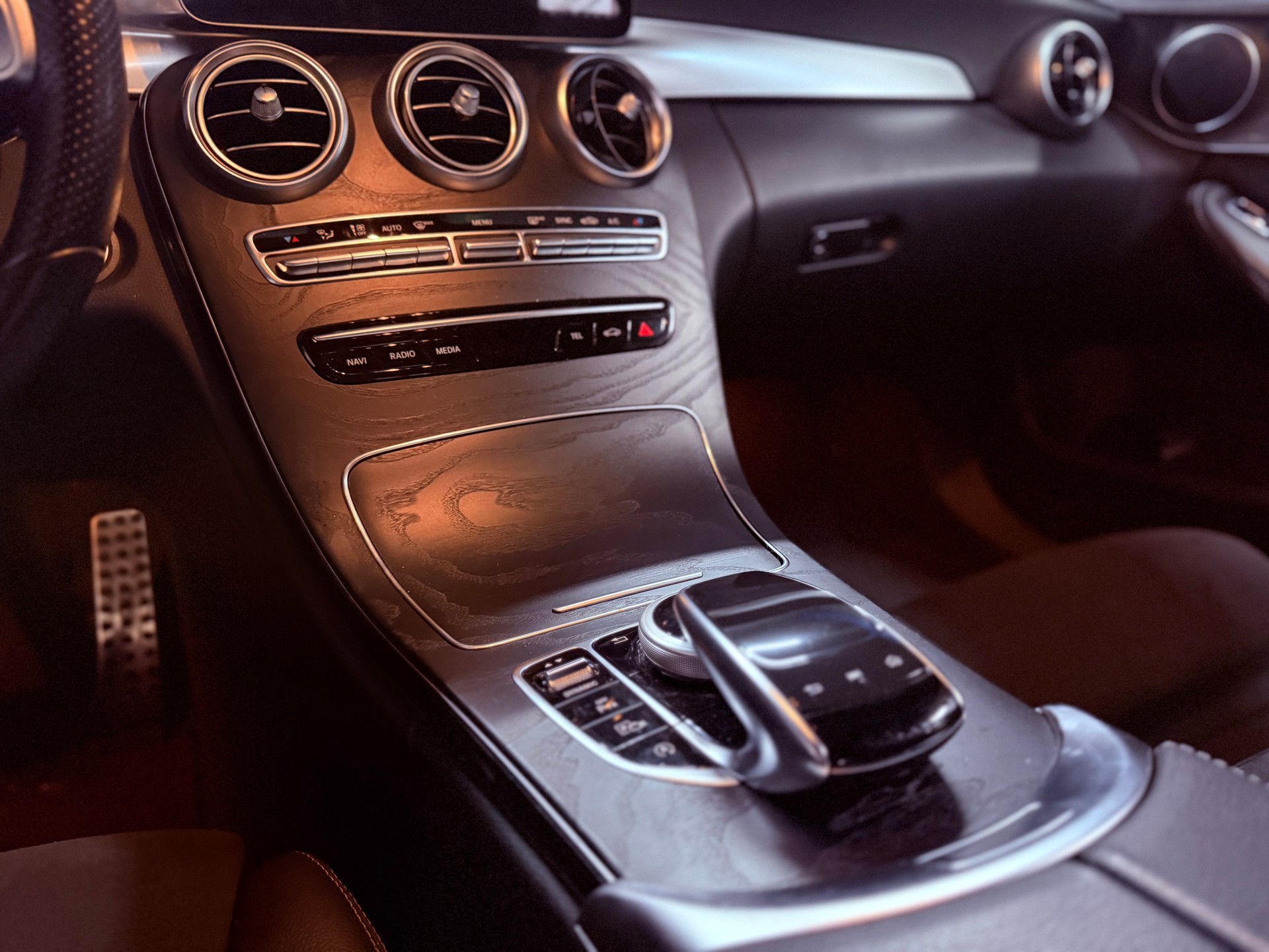 MERCEDES-BENZ C 180 BlueTEC AMG Line 7G-Tronic-image-11
