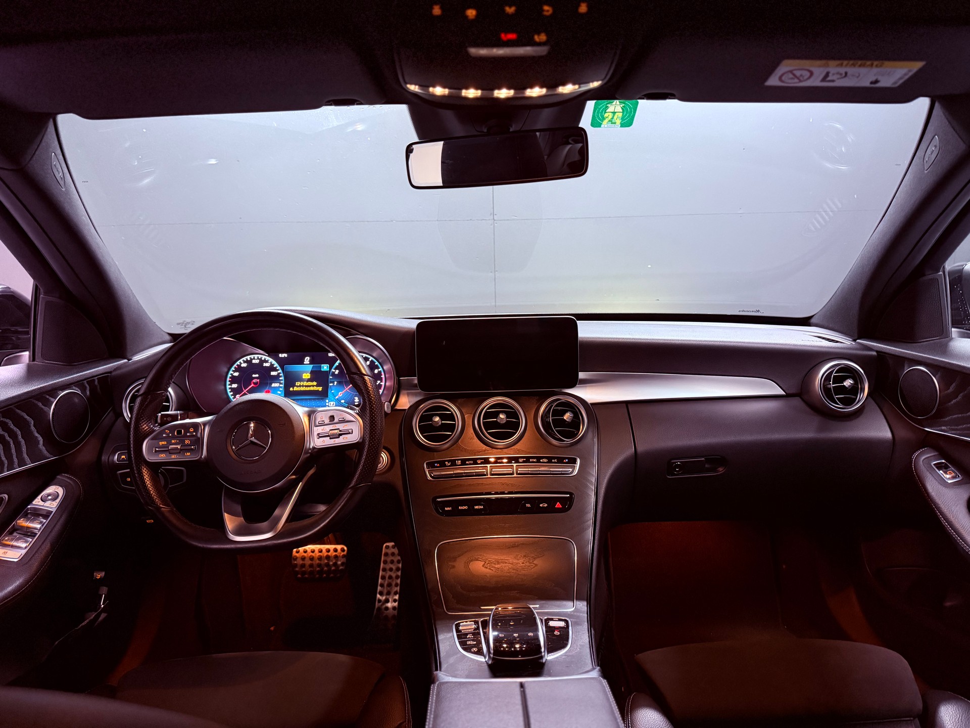 MERCEDES-BENZ C 180 BlueTEC AMG Line 7G-Tronic-image-7
