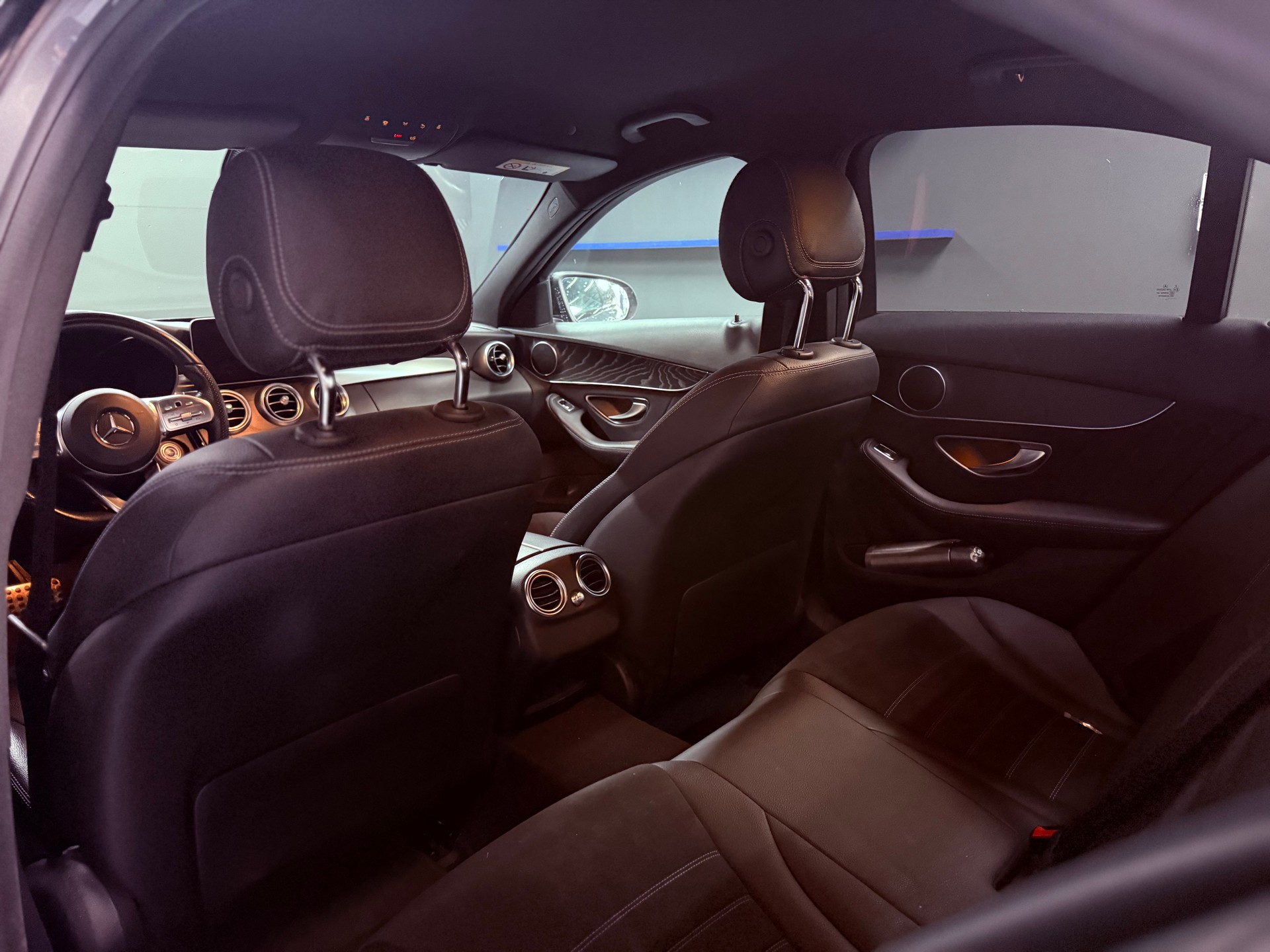 MERCEDES-BENZ C 180 BlueTEC AMG Line 7G-Tronic-image-12