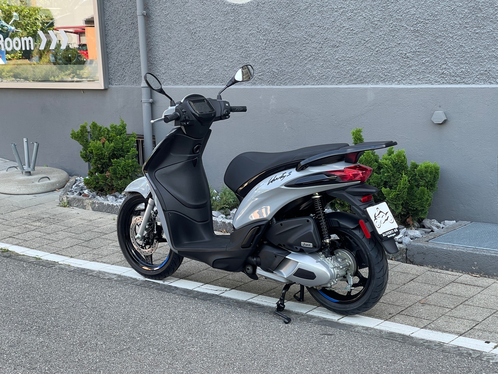 PIAGGIO Liberty 125 Sport E5+-image-12