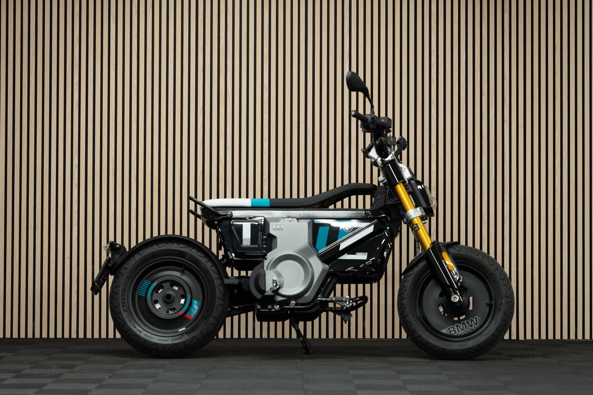 BMW CE 02-image-0