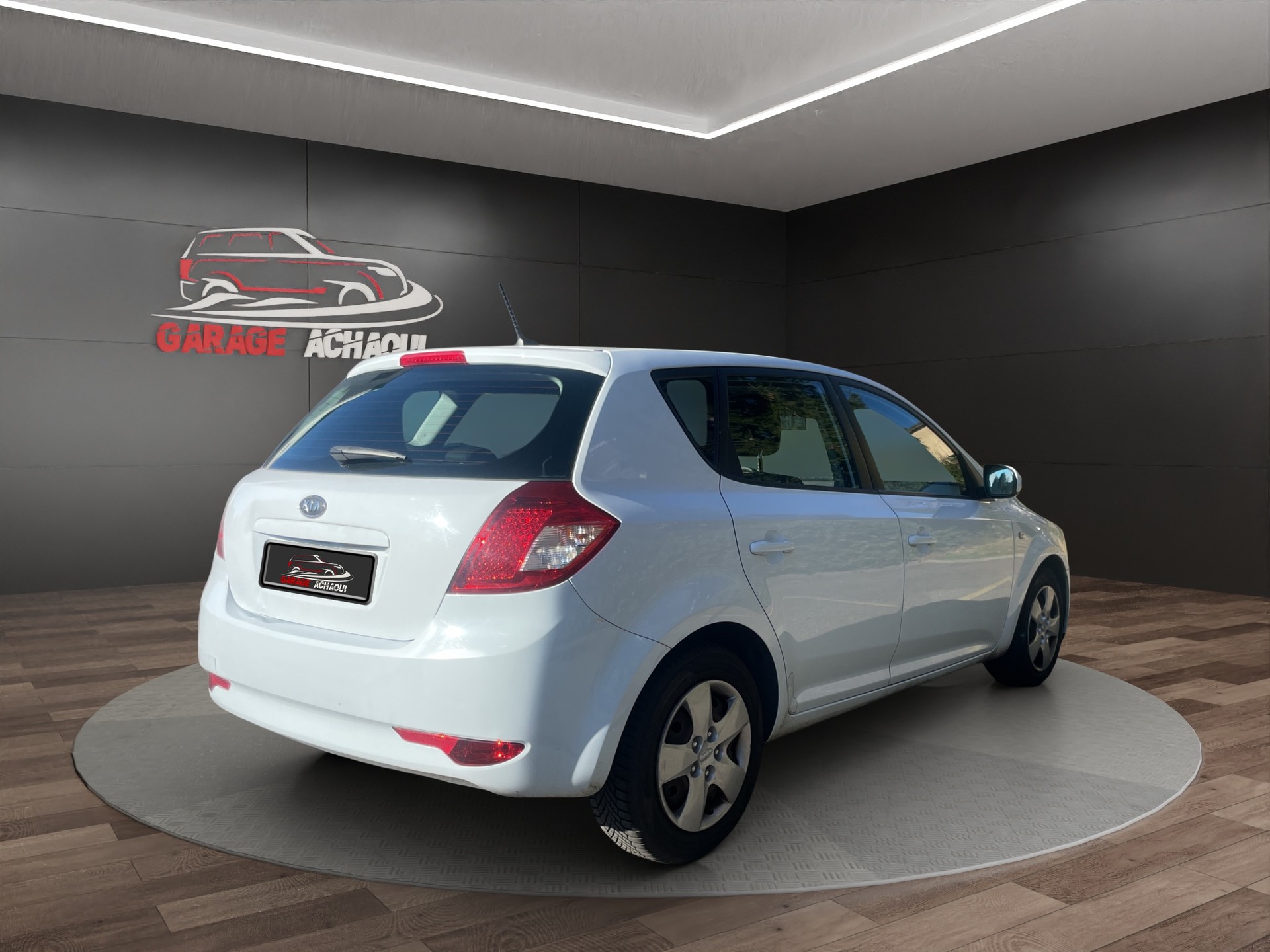 KIA Cee'd 1.4 16V Basic-image-5