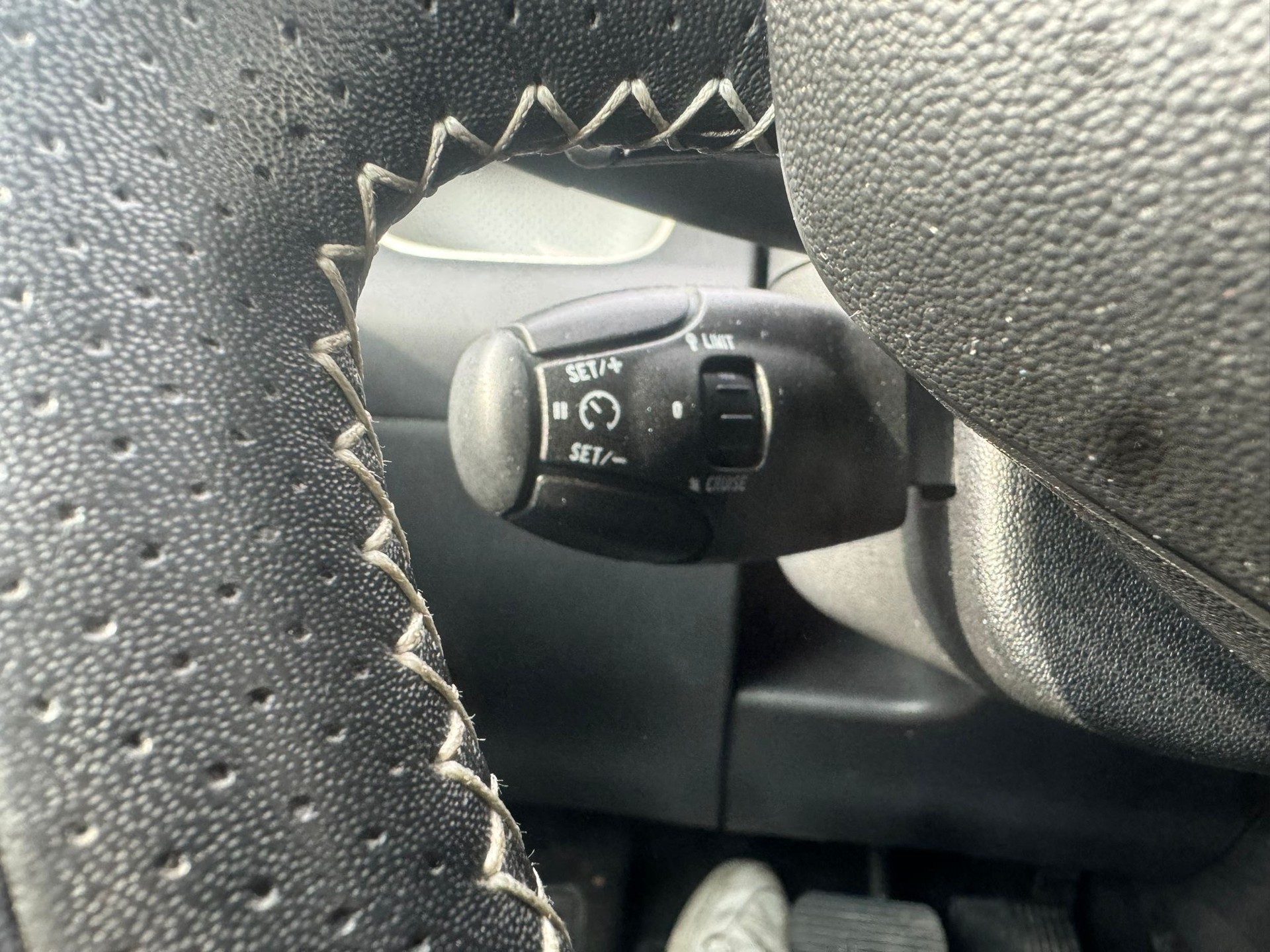 CITROEN C3 Picasso 1.6i 16V Séduction EGS6-image-12