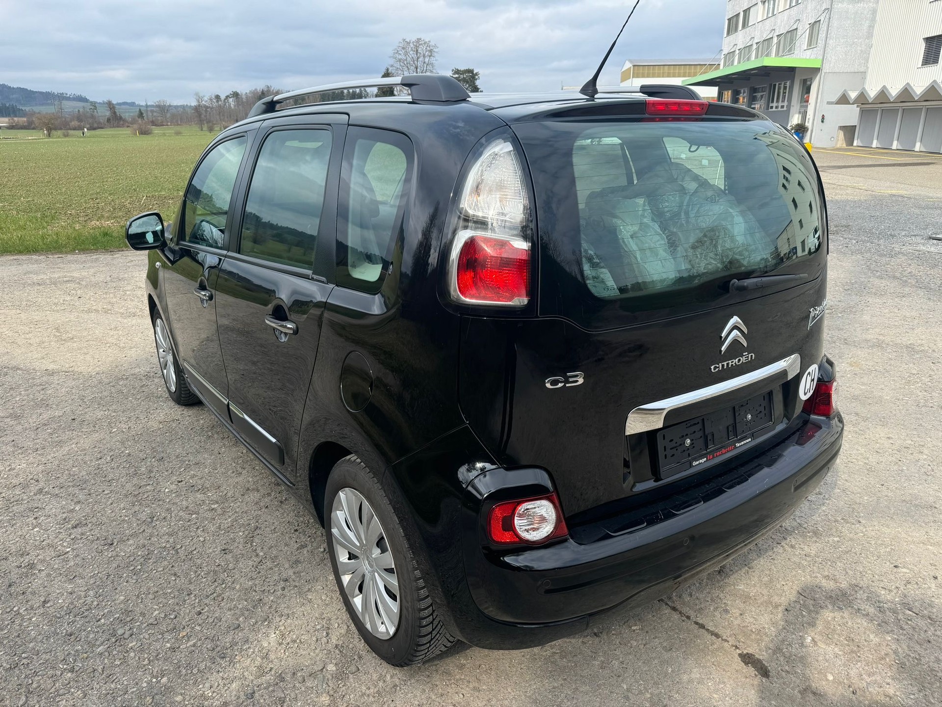 CITROEN C3 Picasso 1.6i 16V Séduction EGS6-image-5