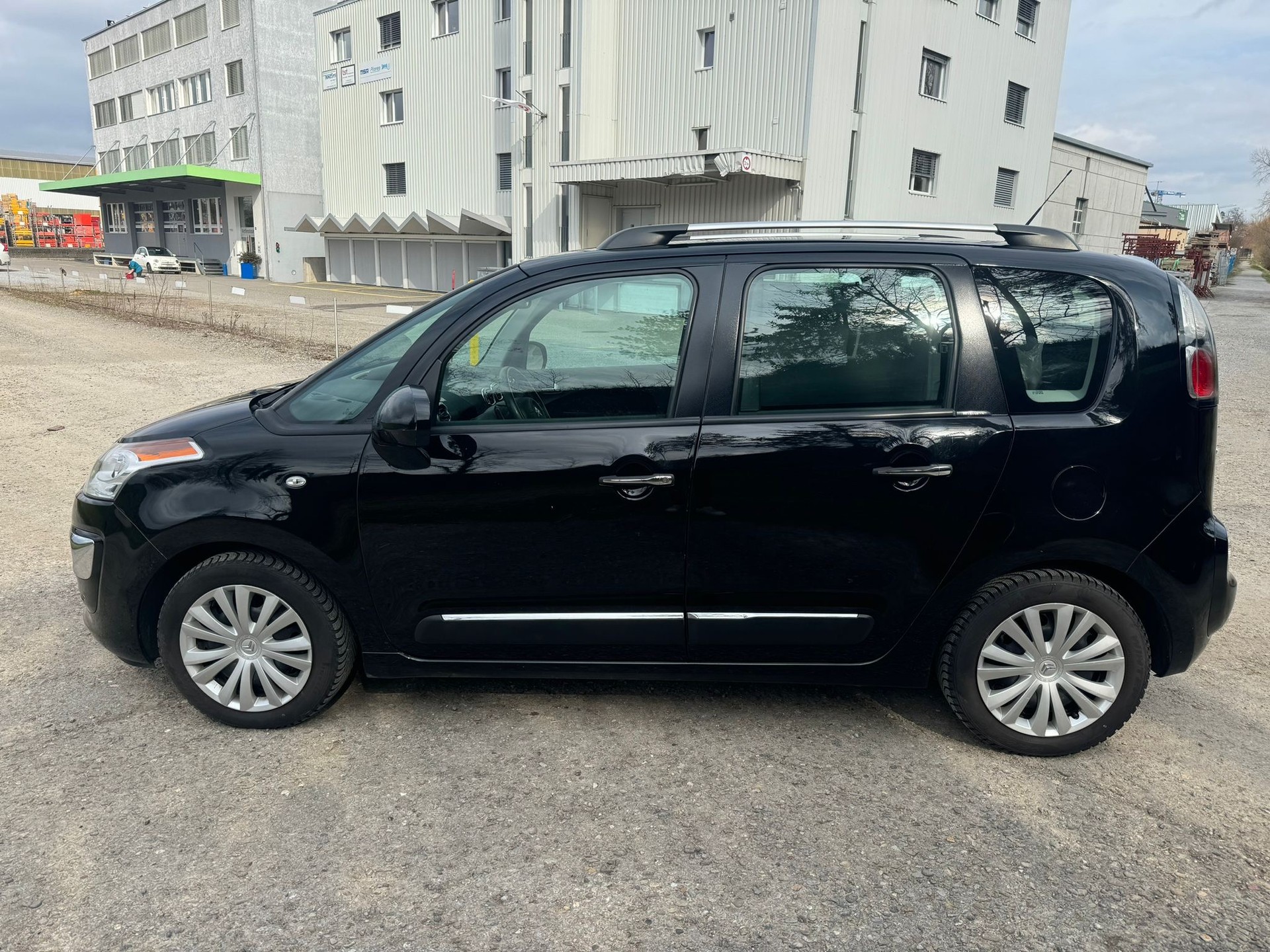 CITROEN C3 Picasso 1.6i 16V Séduction EGS6-image-4