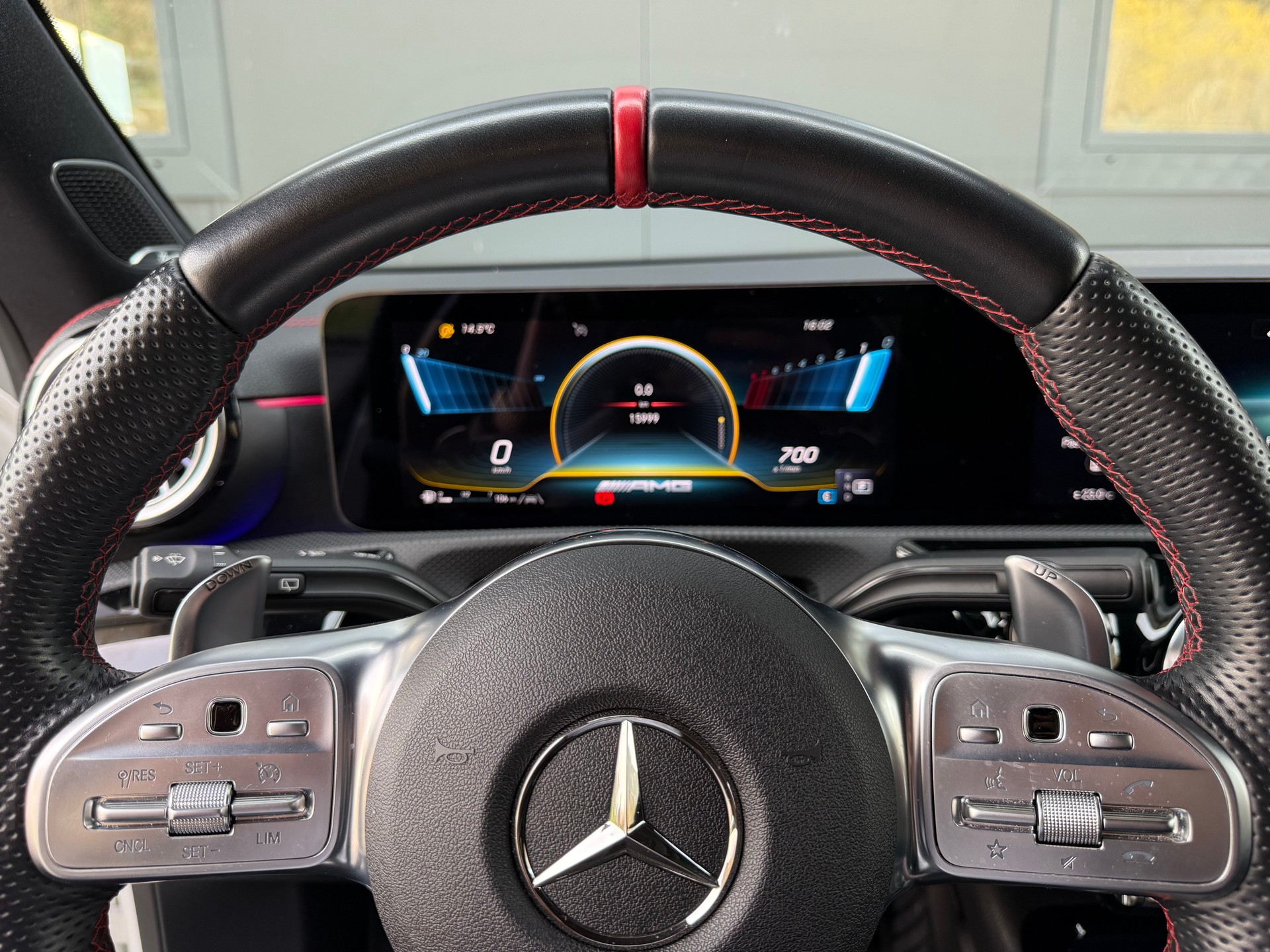 MERCEDES-BENZ CLA Shooting Brake 35 AMG 4Matic 7G-DCT-image-8