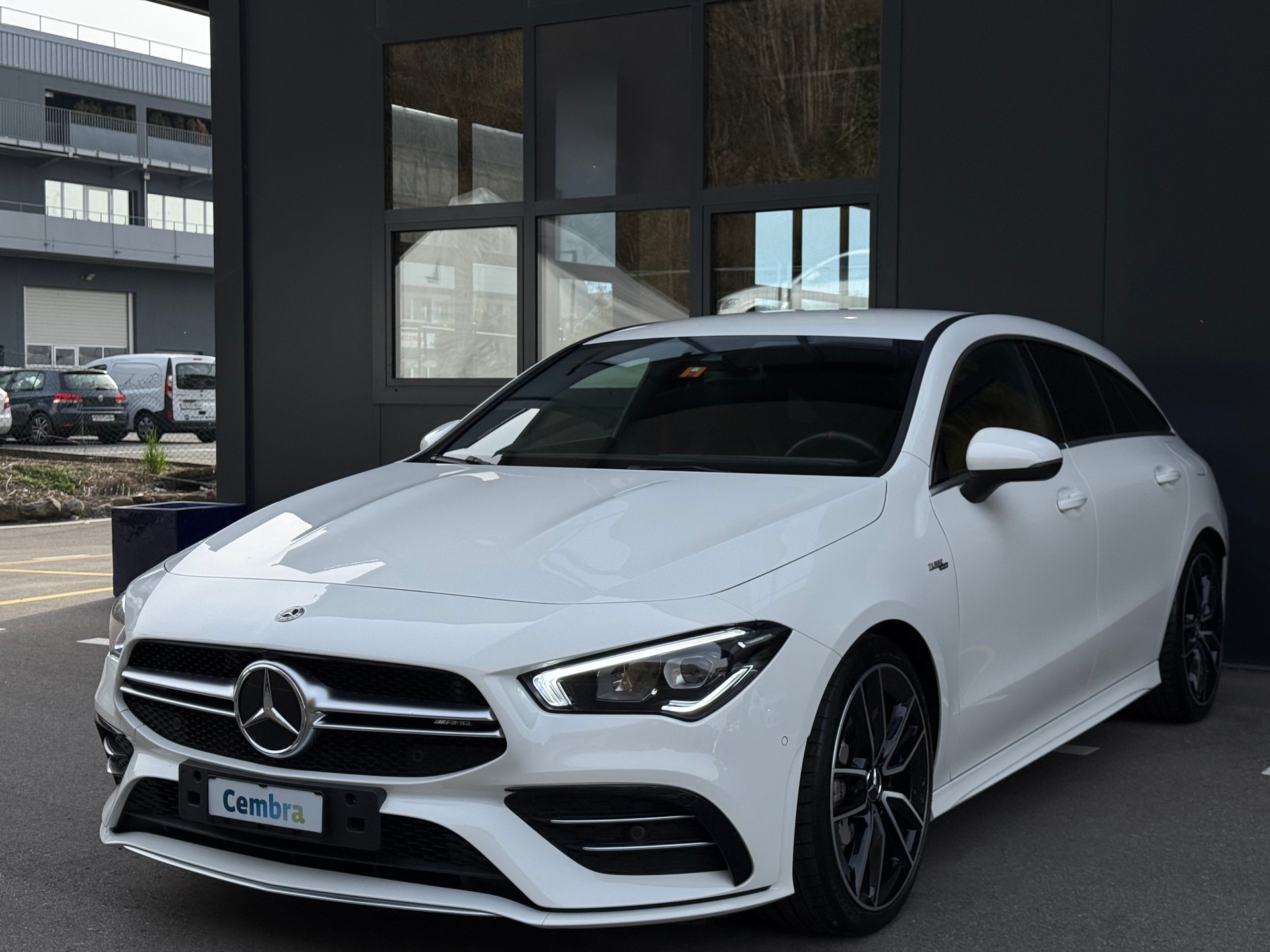 MERCEDES-BENZ CLA Shooting Brake 35 AMG 4Matic 7G-DCT-showroom-element-1