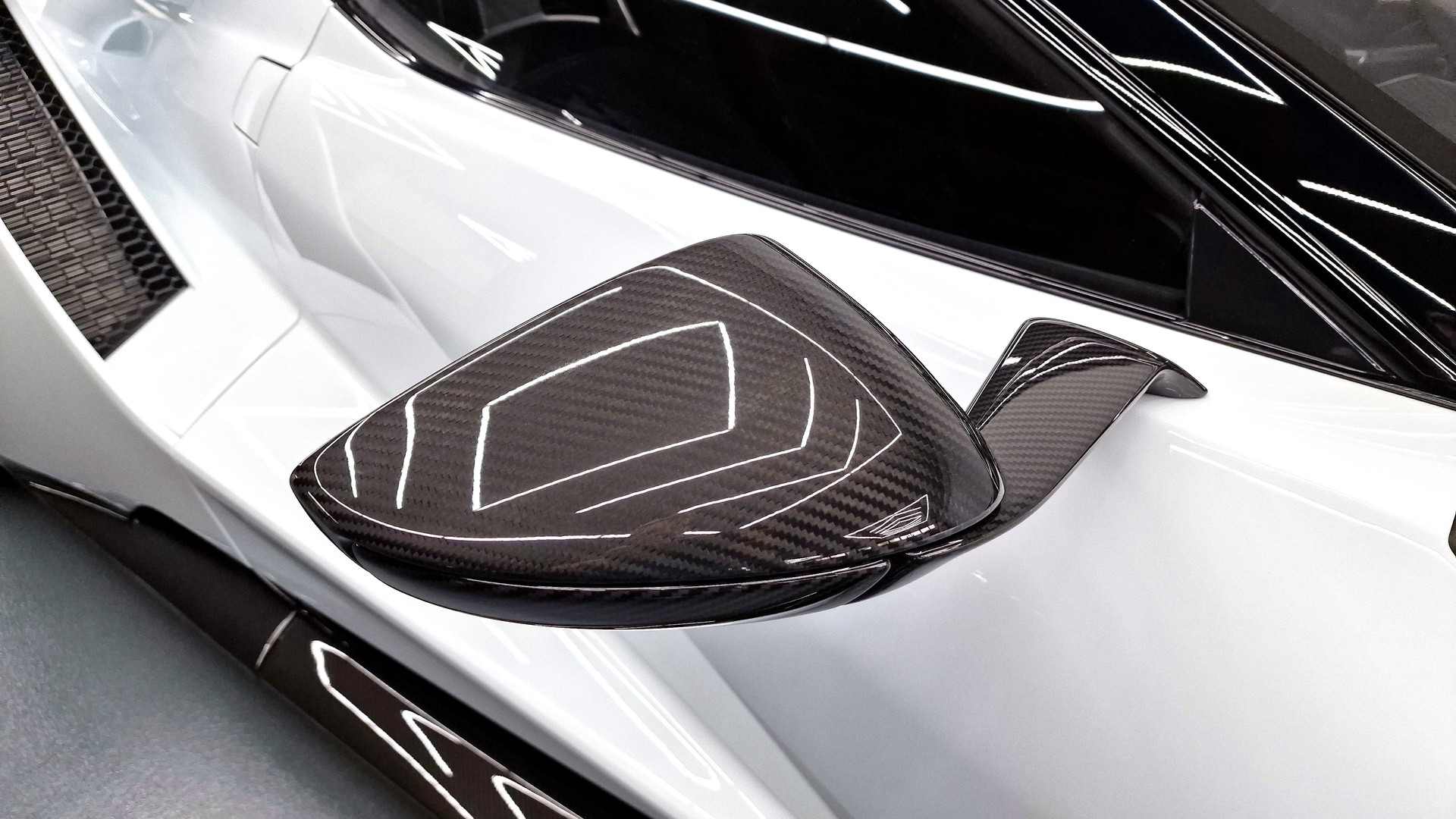 FORD GT CARBON SERIES-image-13