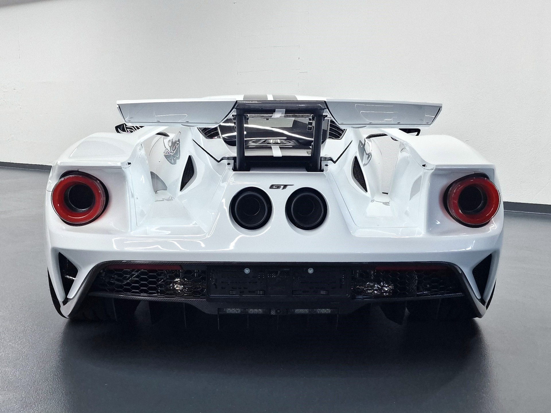 FORD GT CARBON SERIES-image-7