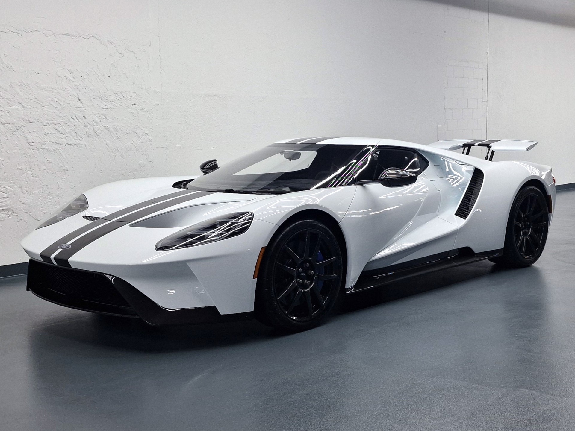 FORD GT CARBON SERIES-image-5