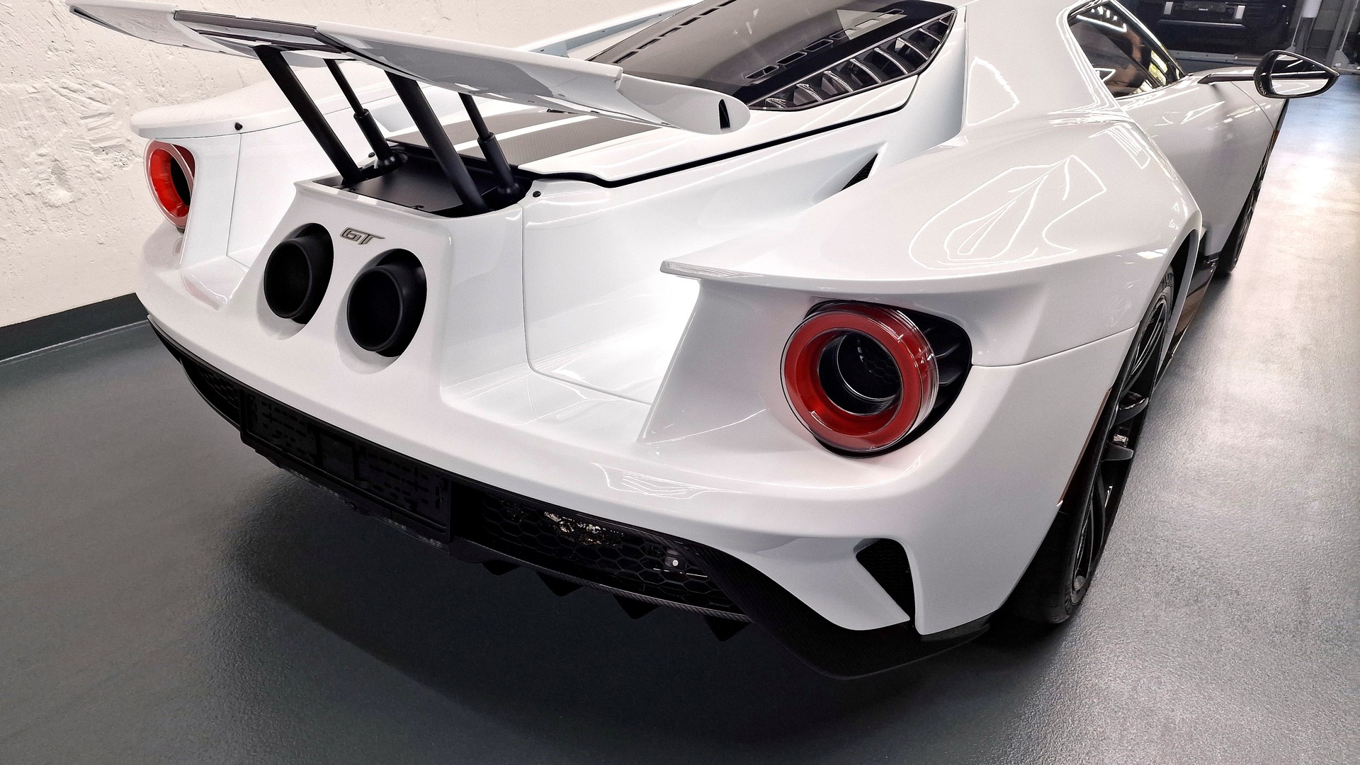 FORD GT CARBON SERIES-image-11