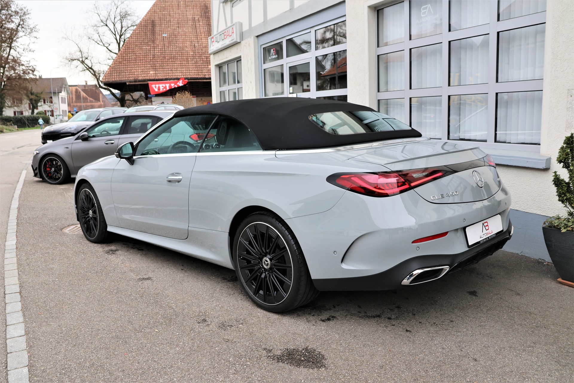 MERCEDES-BENZ CLE 450 Cabrio 4Matic 9G-Tronic AMG-Line (CH) MSI+-image-6