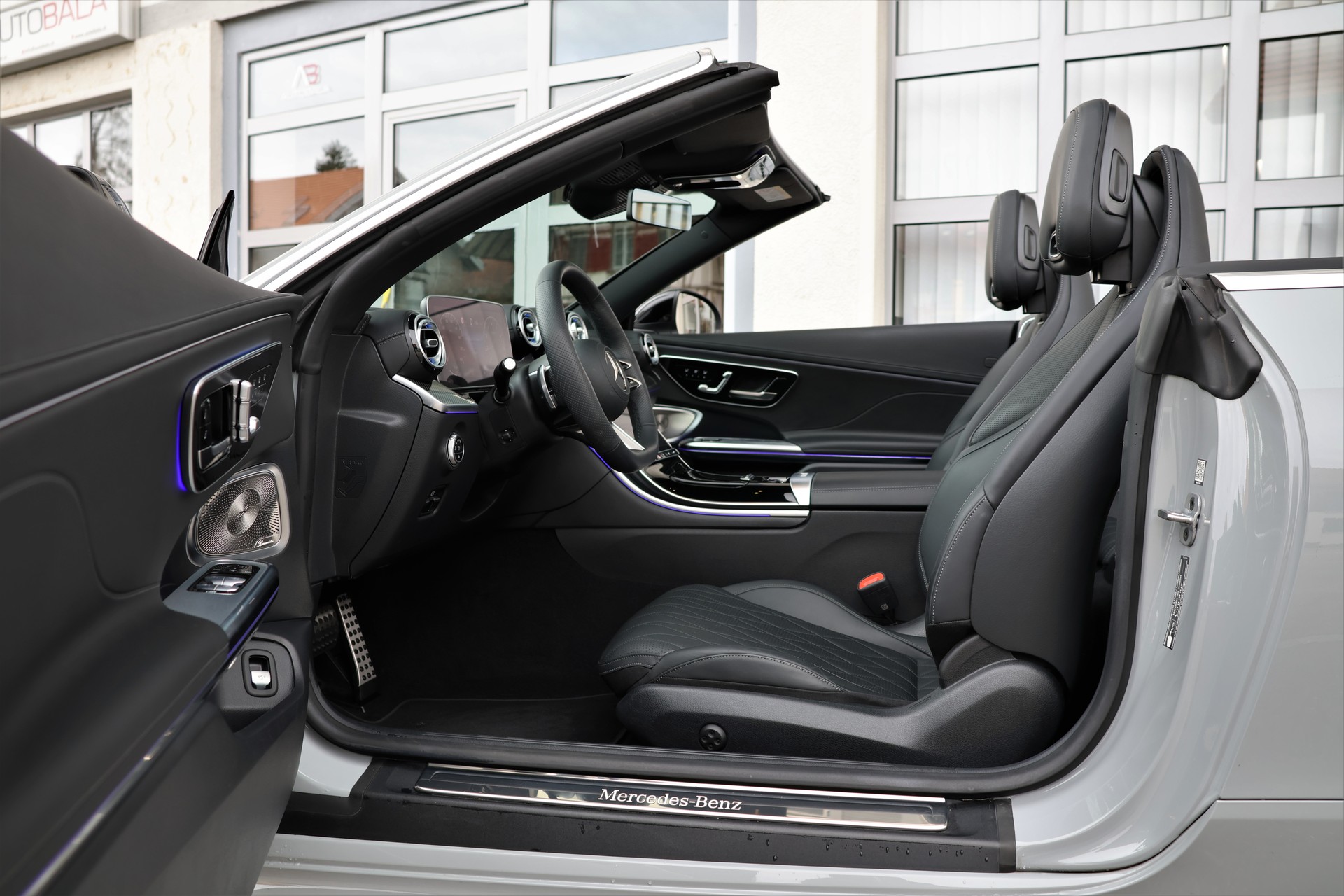 MERCEDES-BENZ CLE 450 Cabrio 4Matic 9G-Tronic AMG-Line (CH) MSI+-image-15
