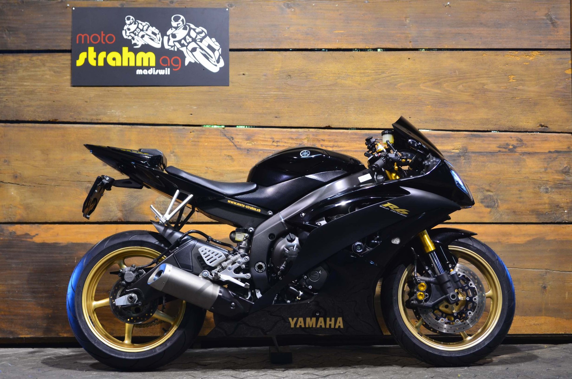 YAMAHA YZF-R6-image-1