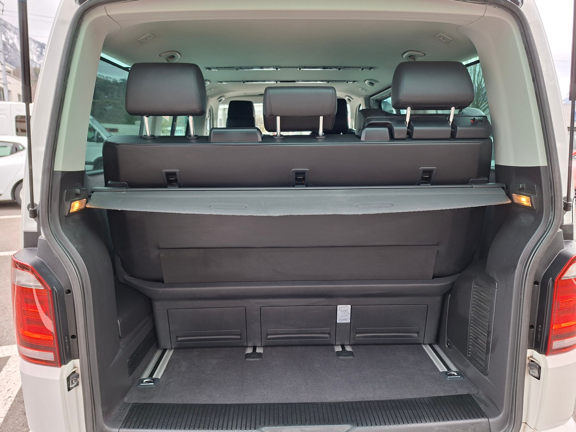 VW T6 Multivan 2.0 TDI Highline DSG-image-8
