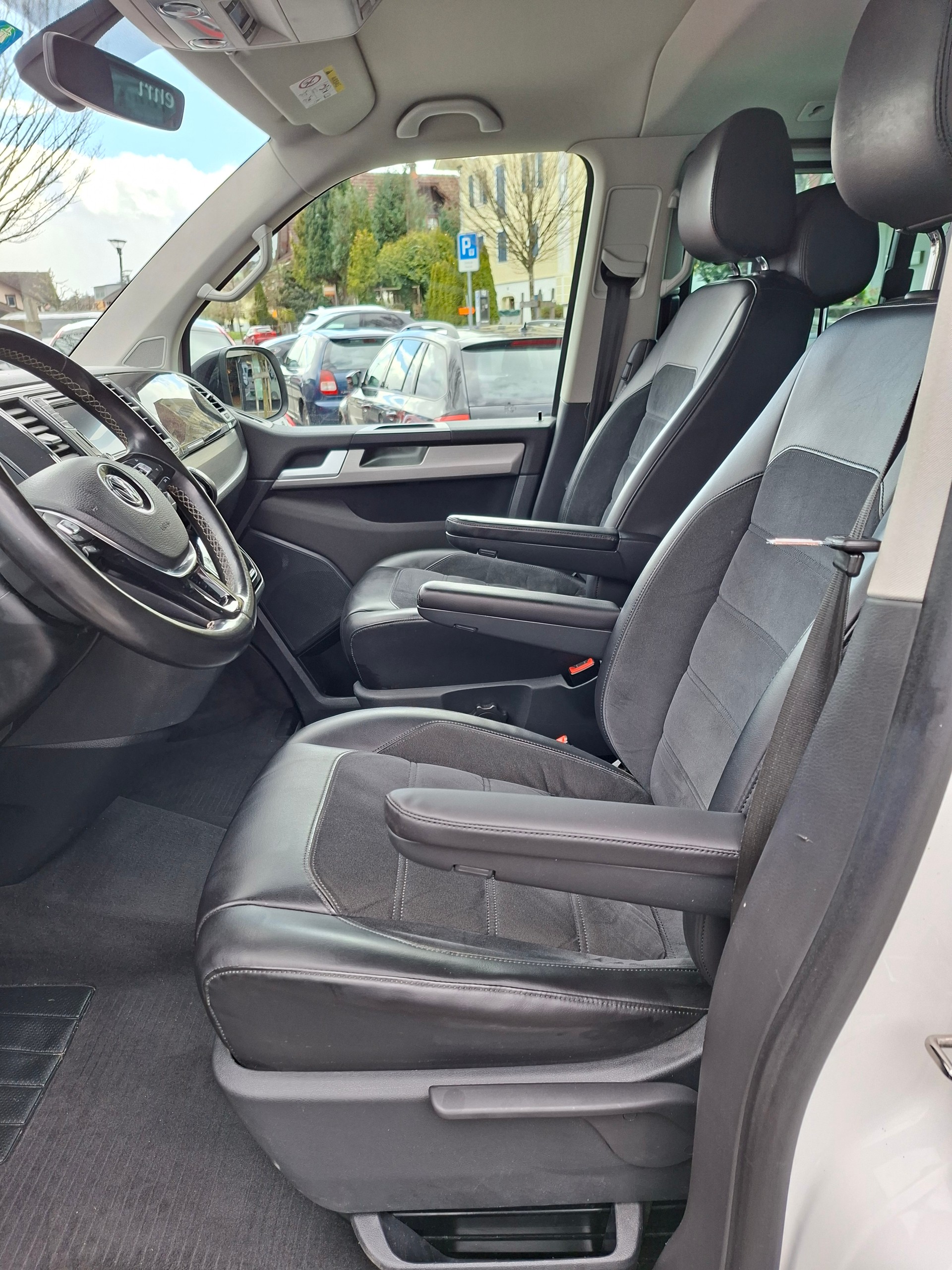VW T6 Multivan 2.0 TDI Highline DSG-image-9