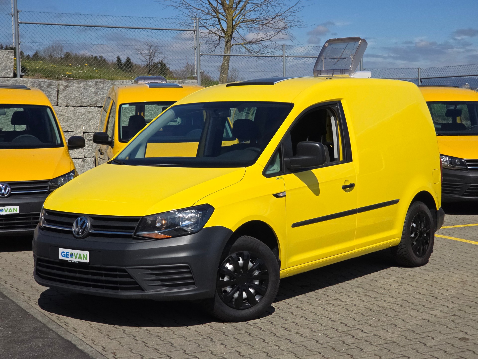VW VW CADDY 2.0 TDI - Klima - Benzin - 102 PS - Tempomat-image-2