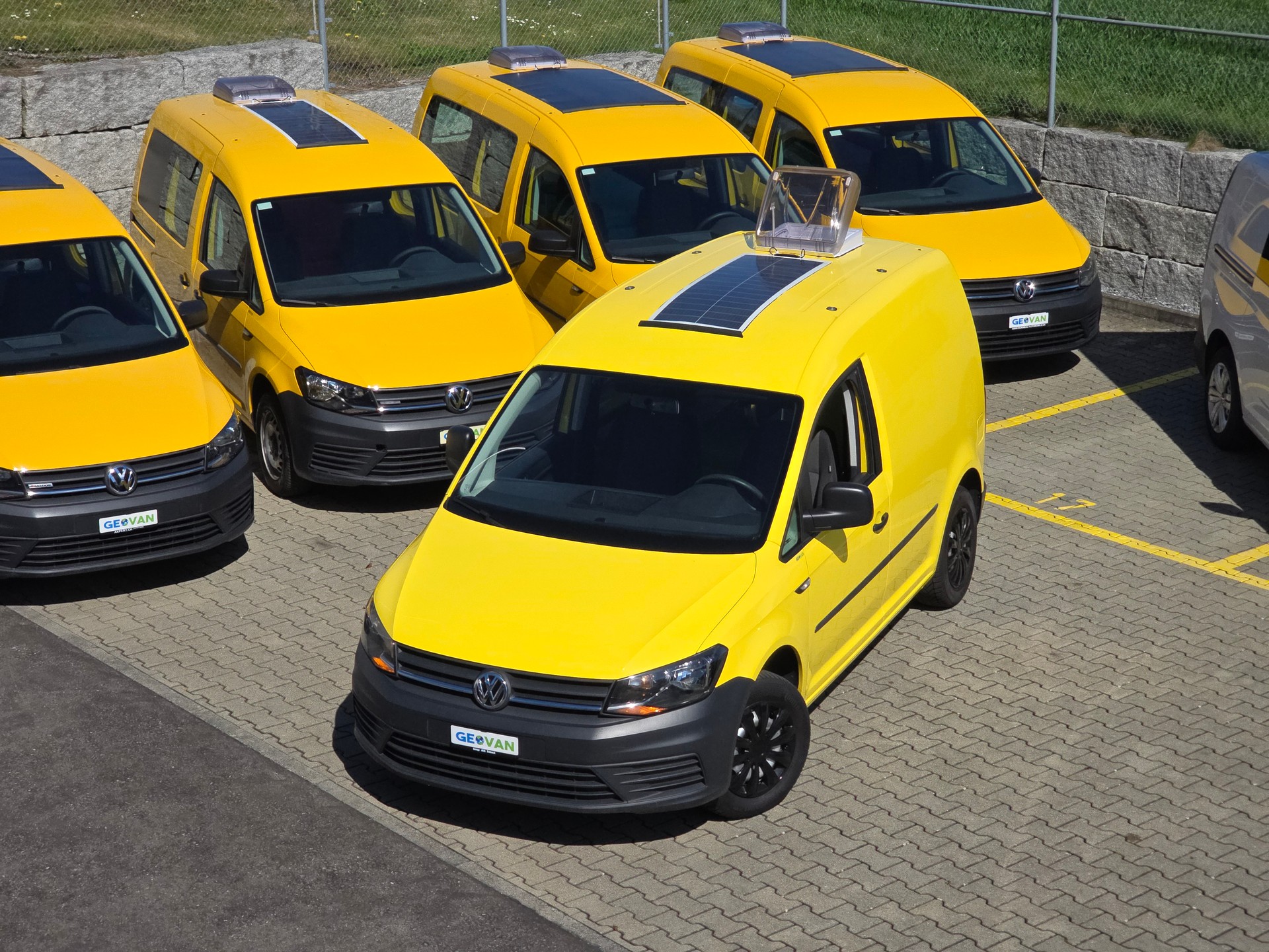 VW VW CADDY 2.0 TDI - Klima - Benzin - 102 PS - Tempomat