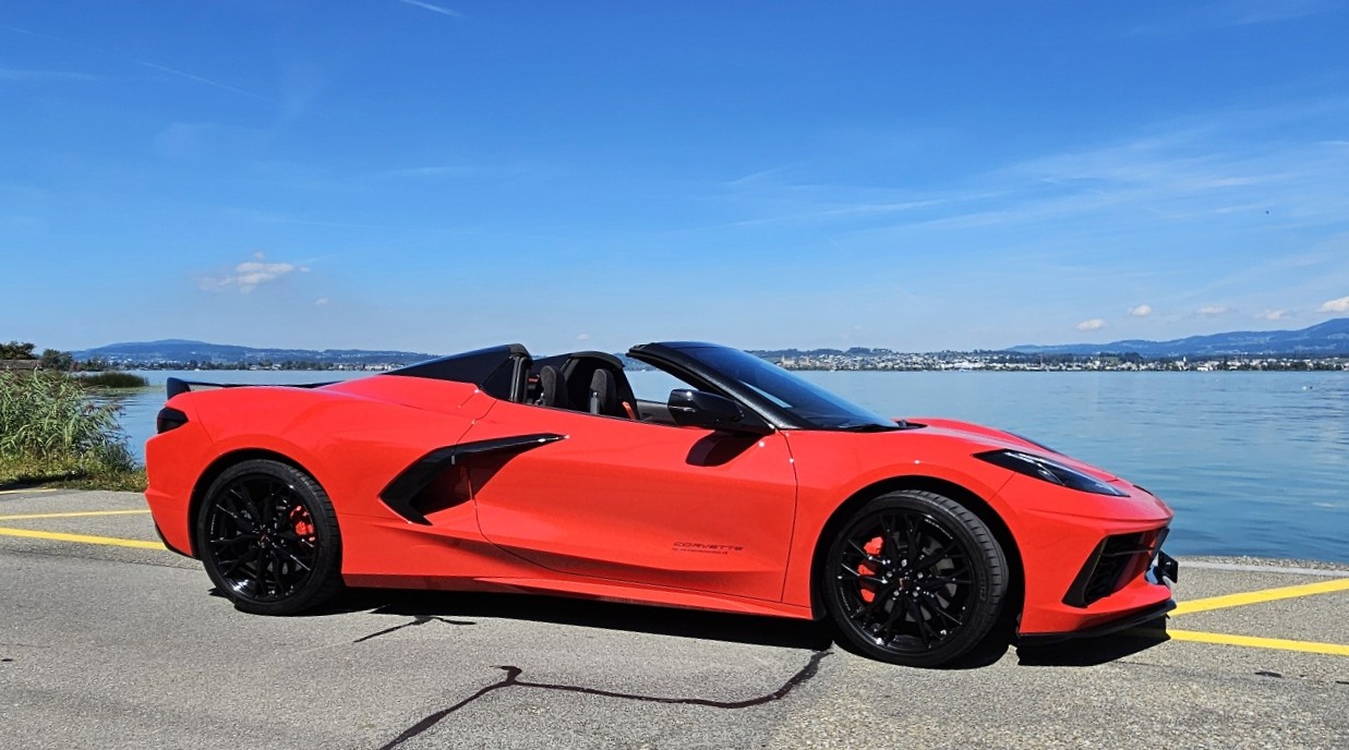 CHEVROLET CORVETTE C8 Stingray Cabriolet-showroom-element-1