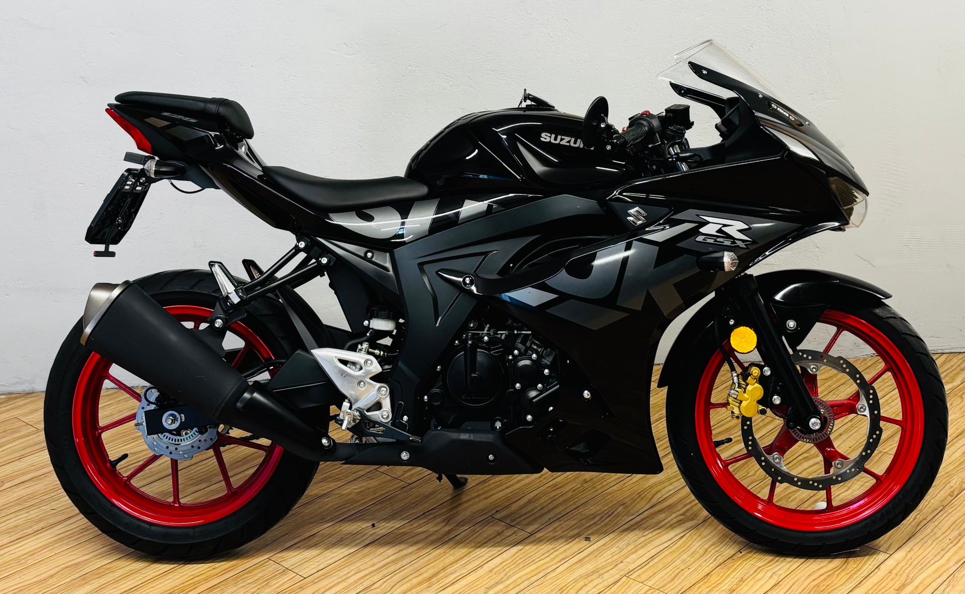 SUZUKI GSX-R 125-image-1